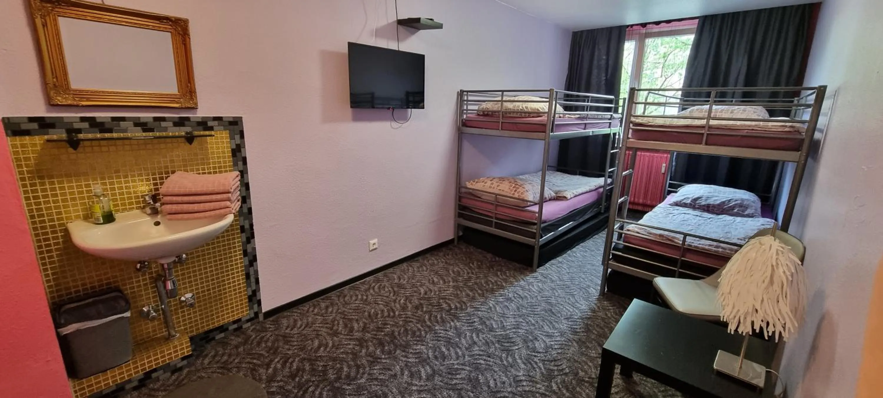 Photo of the whole room, Bed in Hostel Kiezbude
