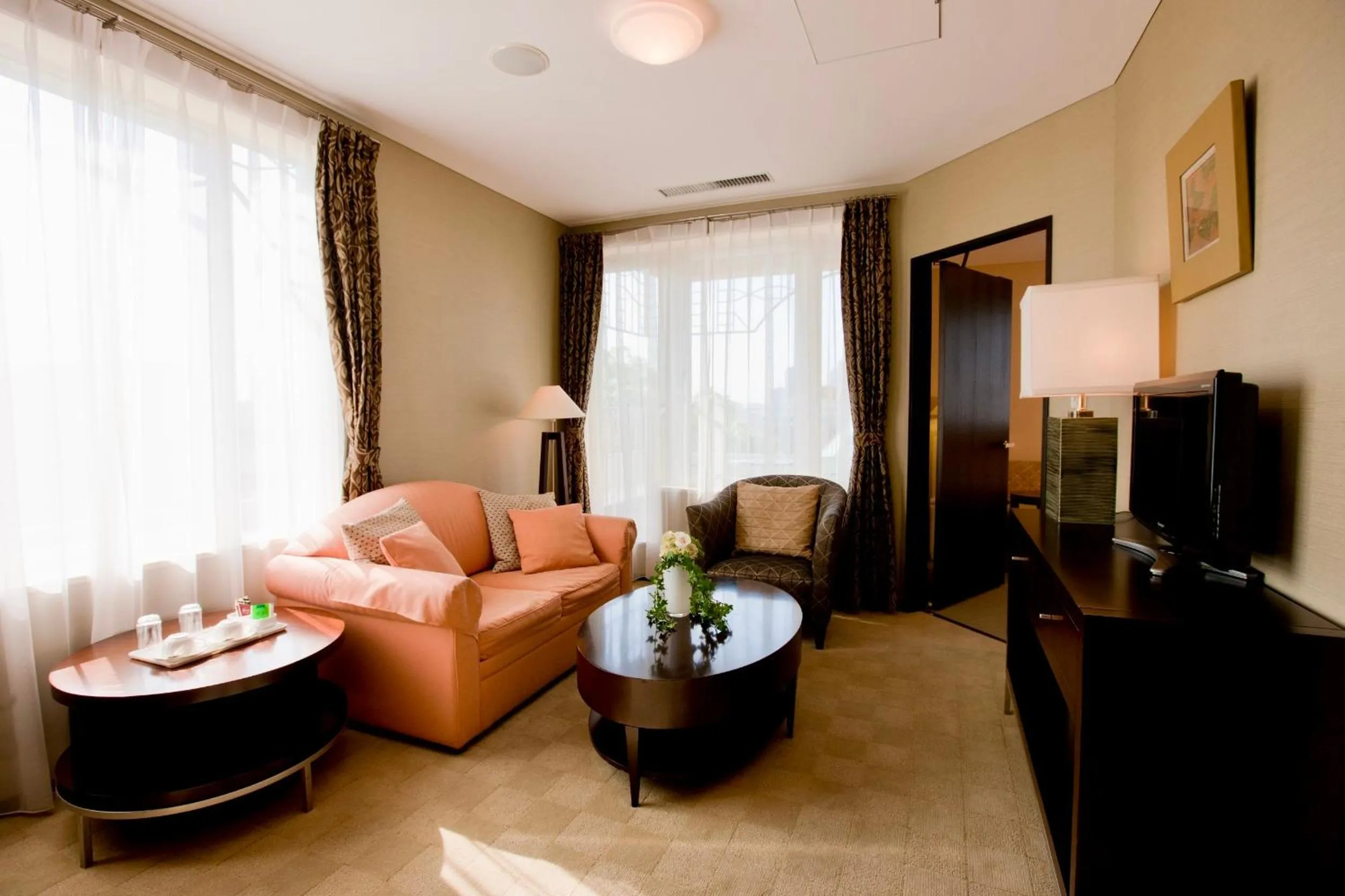 TV and multimedia in Hotel Kitano Plaza Rokkoso