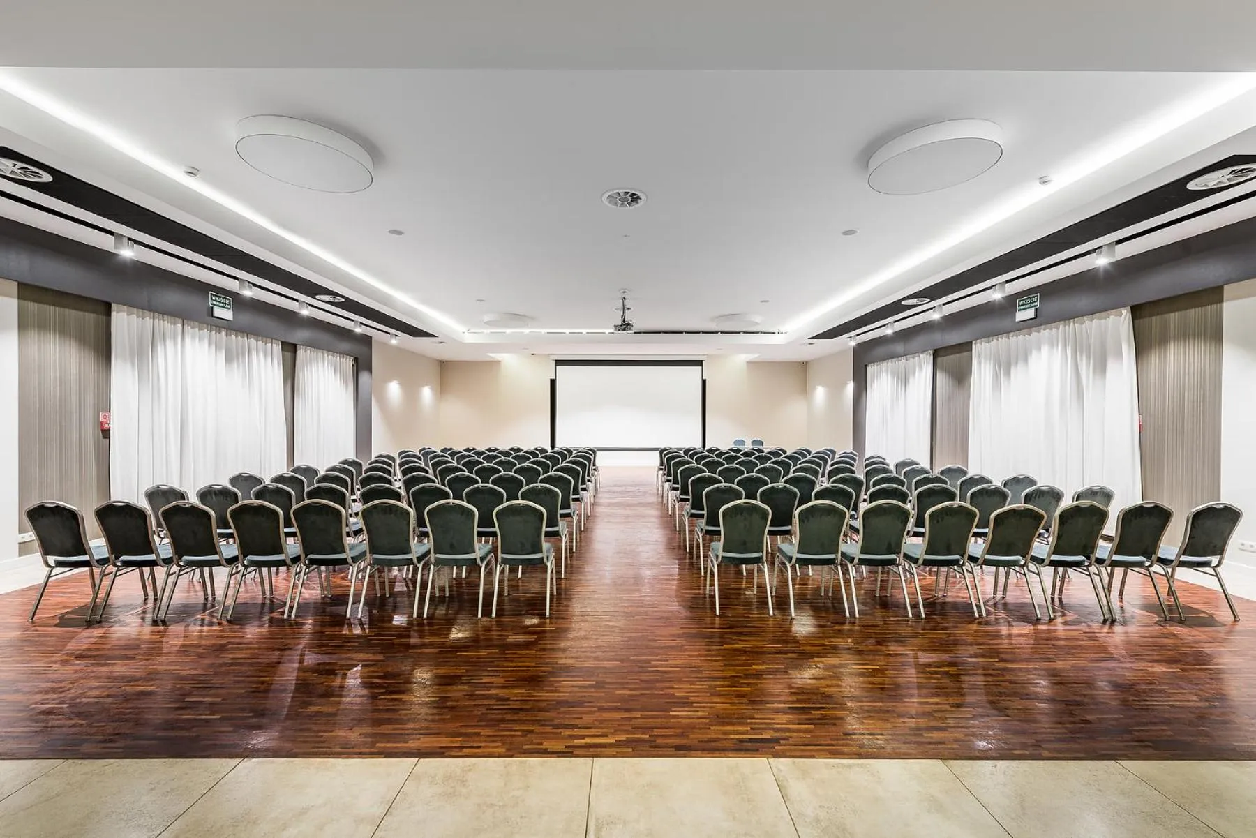 Banquet/Function facilities in Artis Loft Hotel