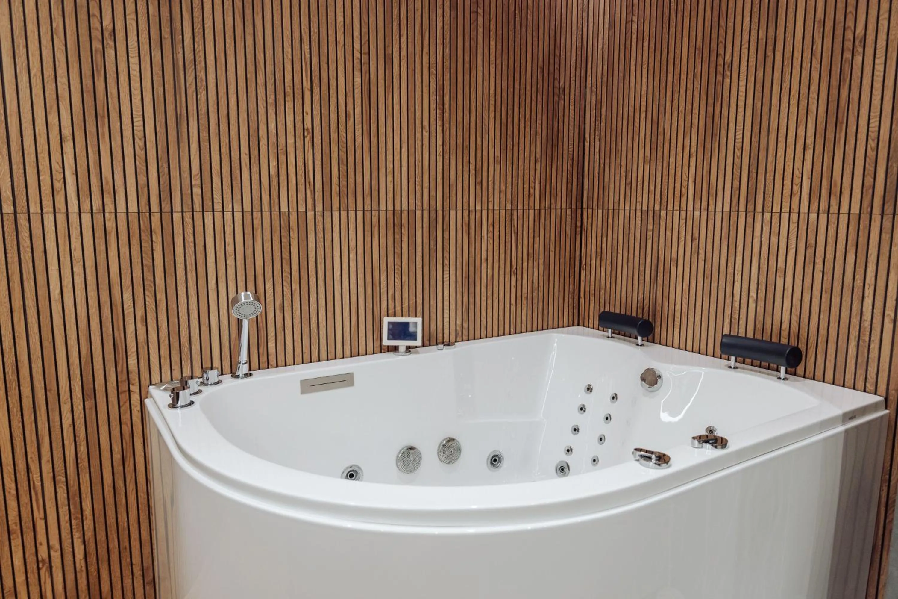 Hot Tub in Artis Loft Hotel