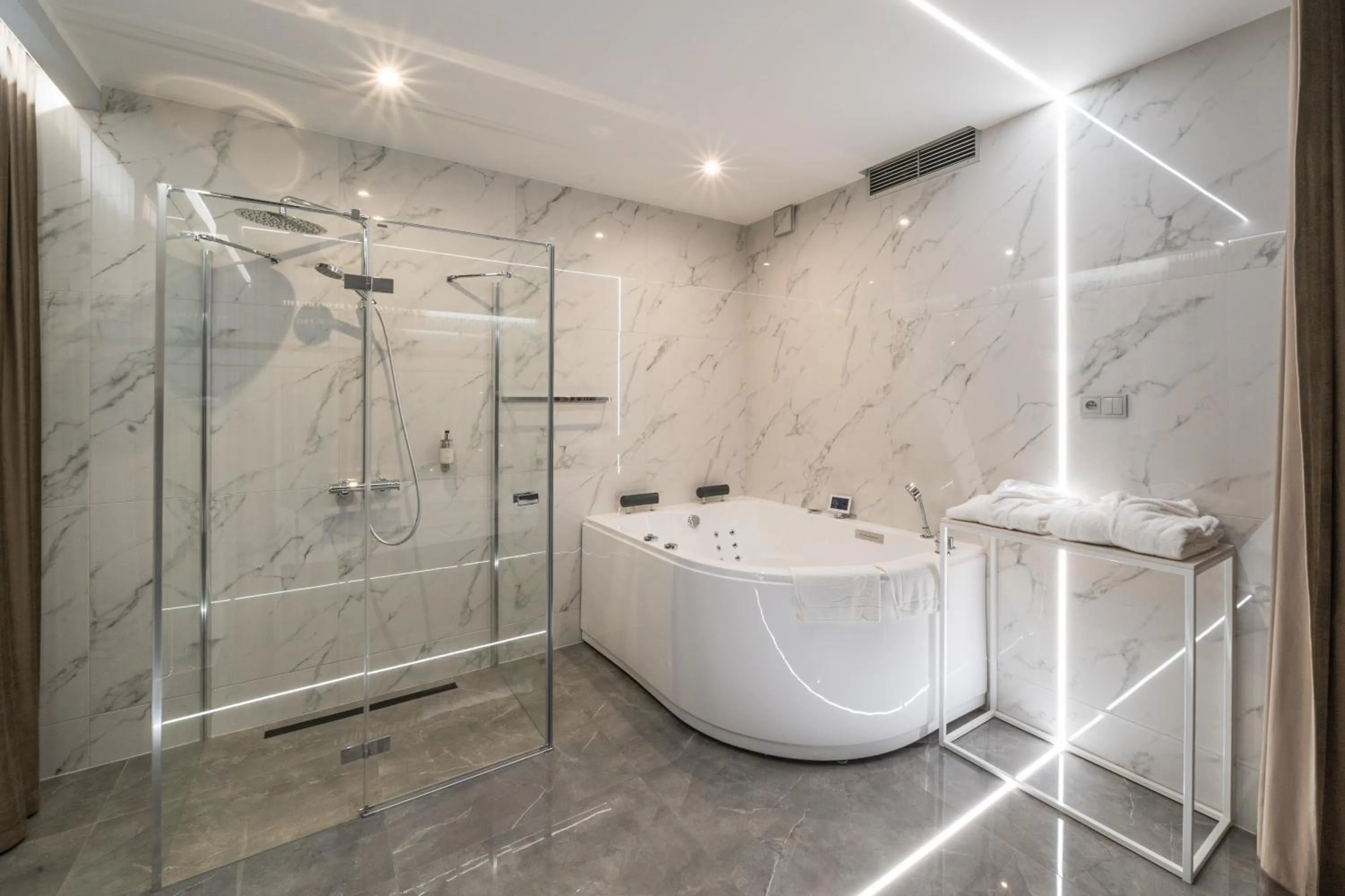 Bathroom in Artis Loft Hotel