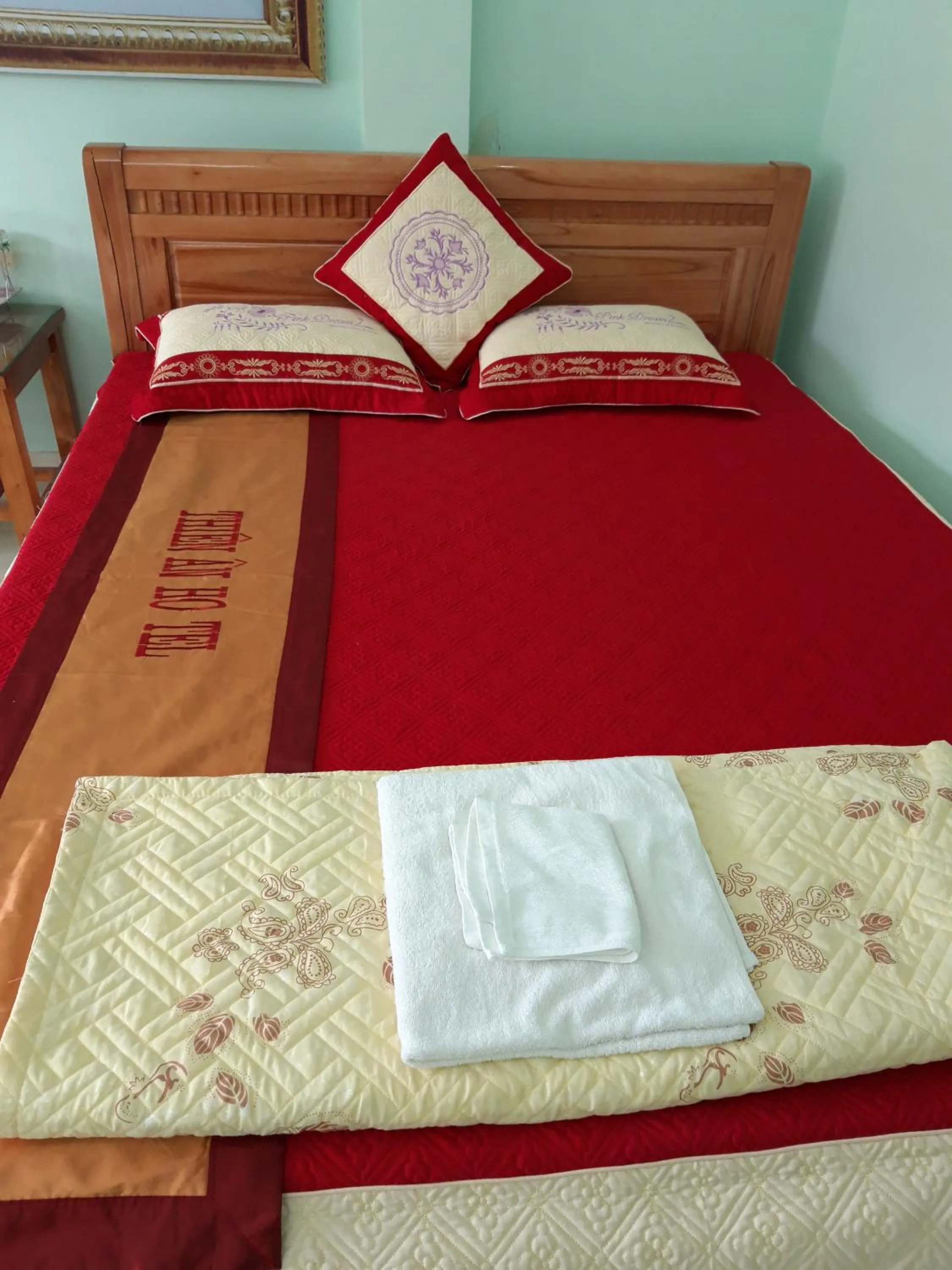 Bed in Yen Minh Hotel Thien An