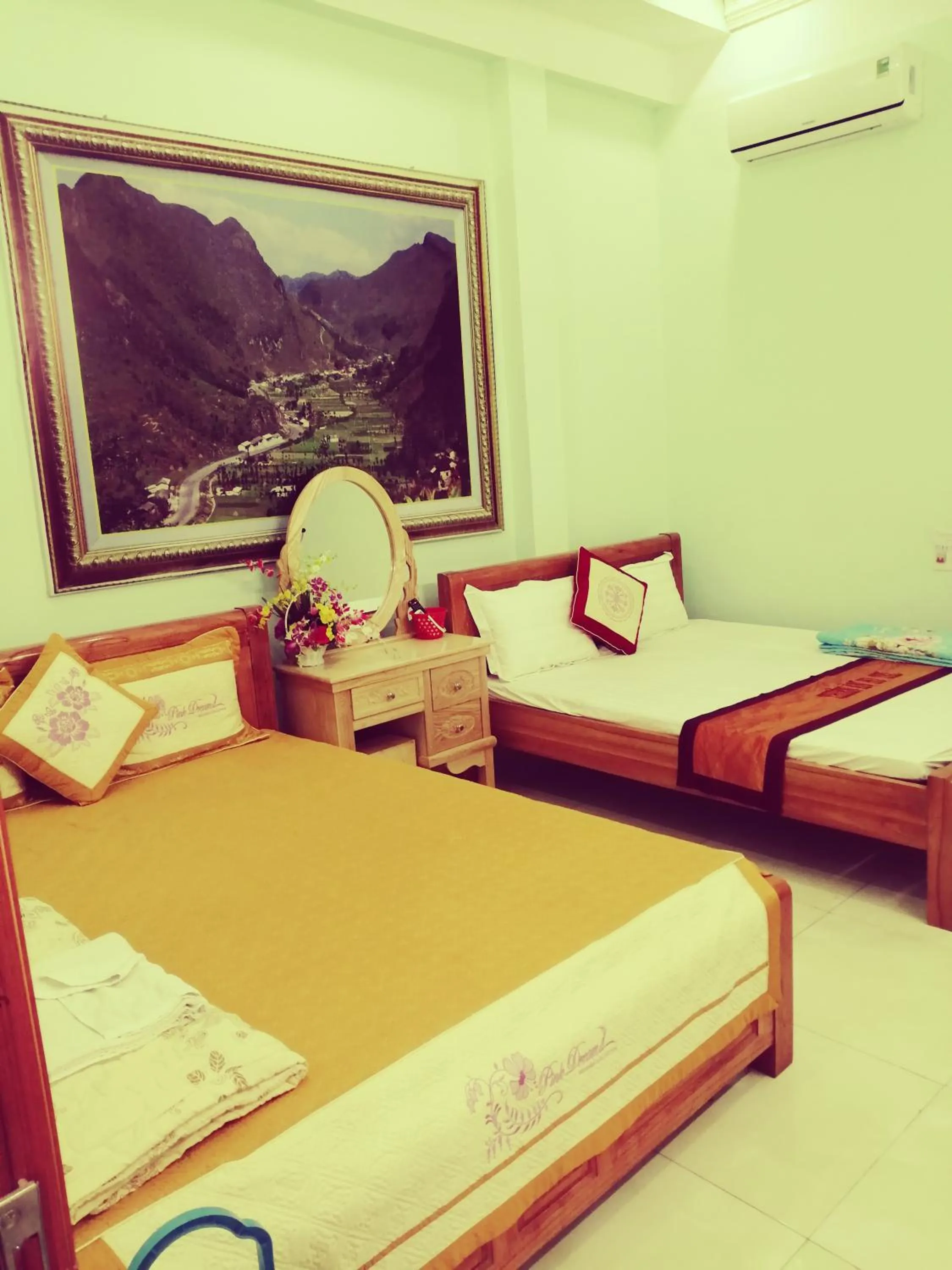 Bed in Yen Minh Hotel Thien An