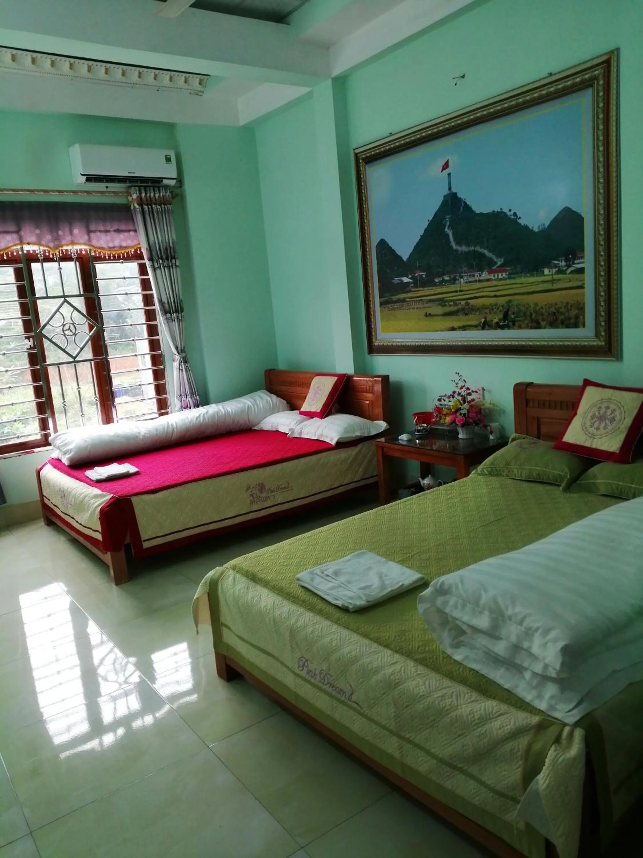 Bed in Yen Minh Hotel Thien An