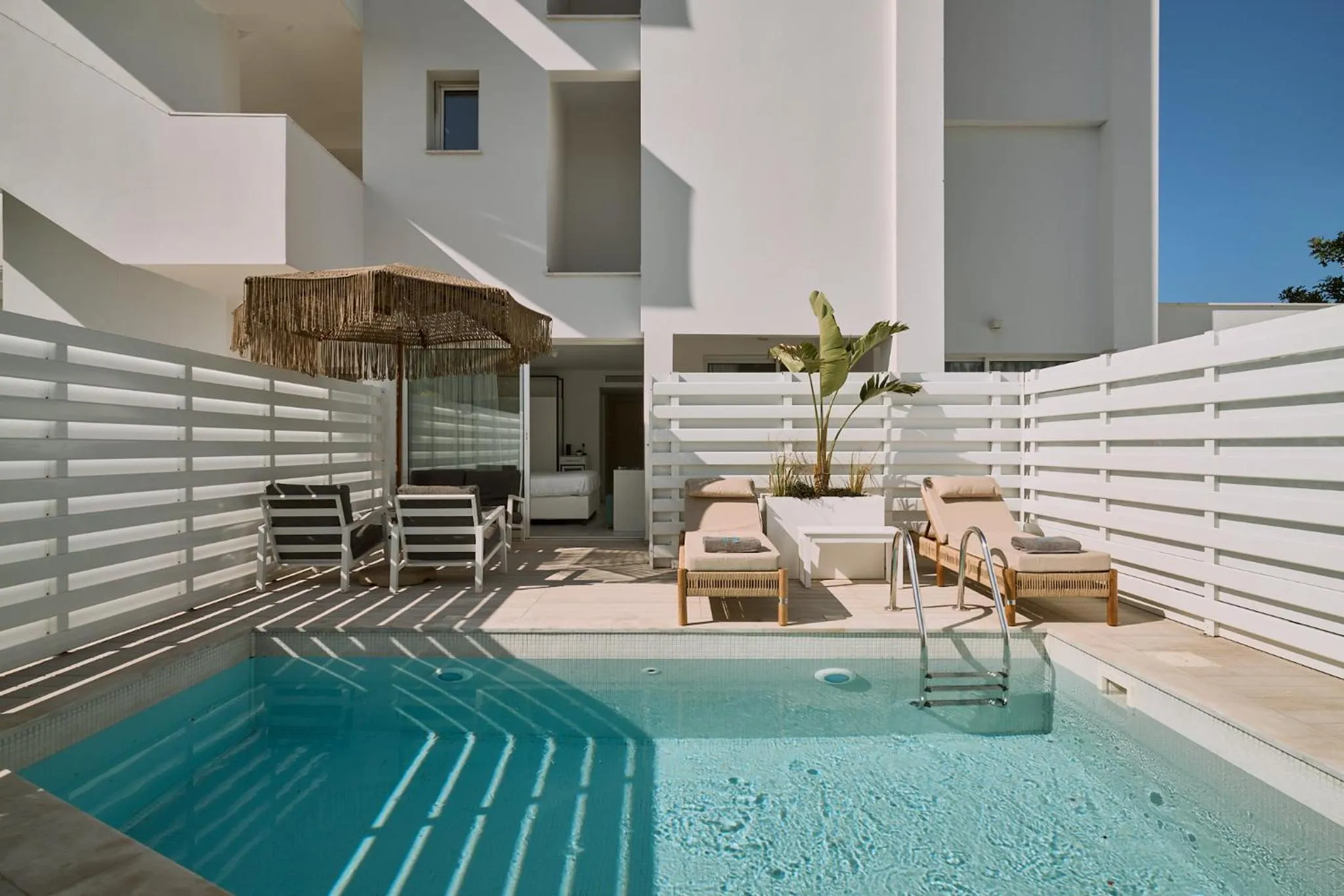 Swimming pool in Hotel Napa Suites (Adults Only)