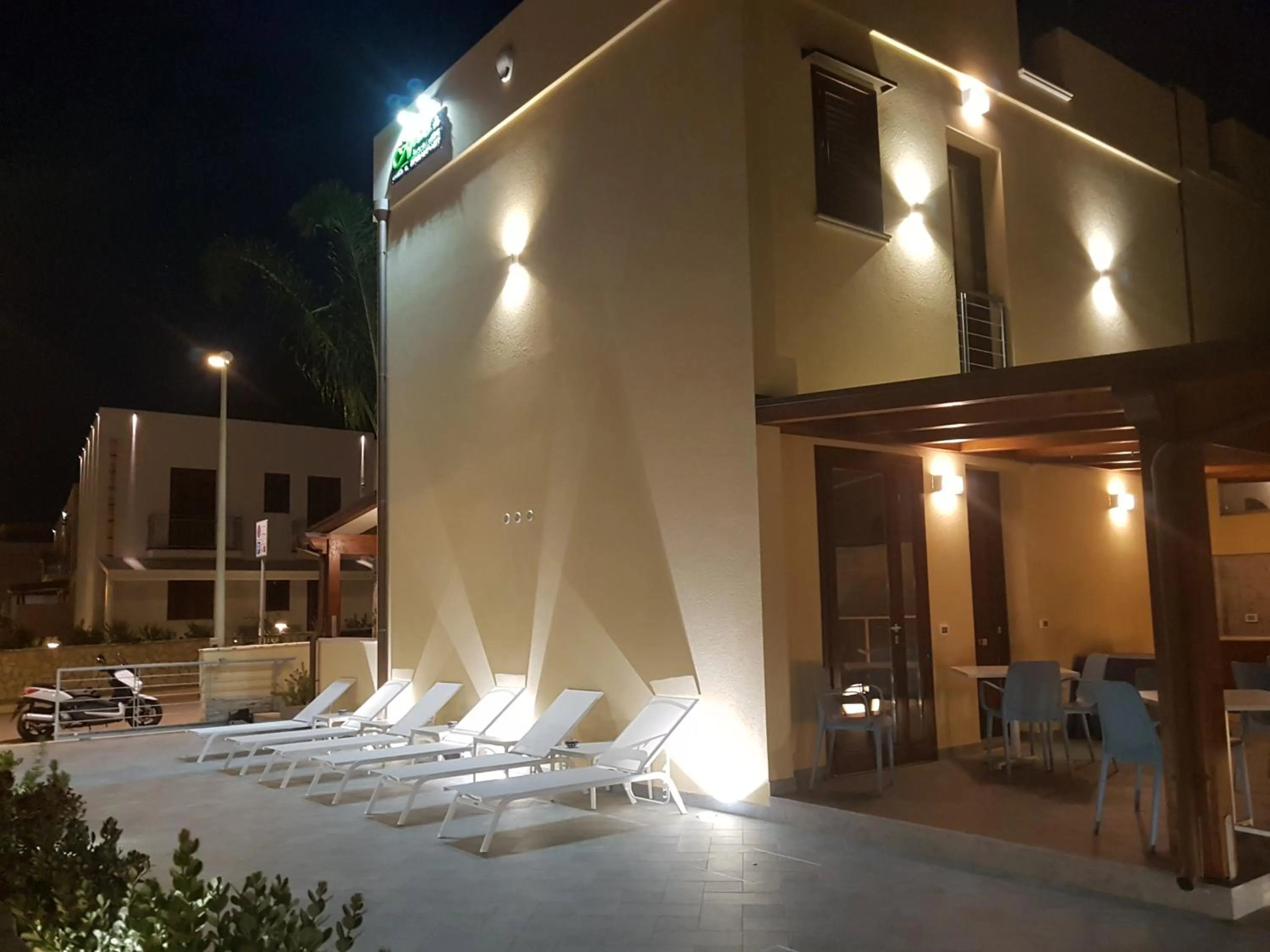 Facade/entrance in B&B Aloe Comfort Rooms