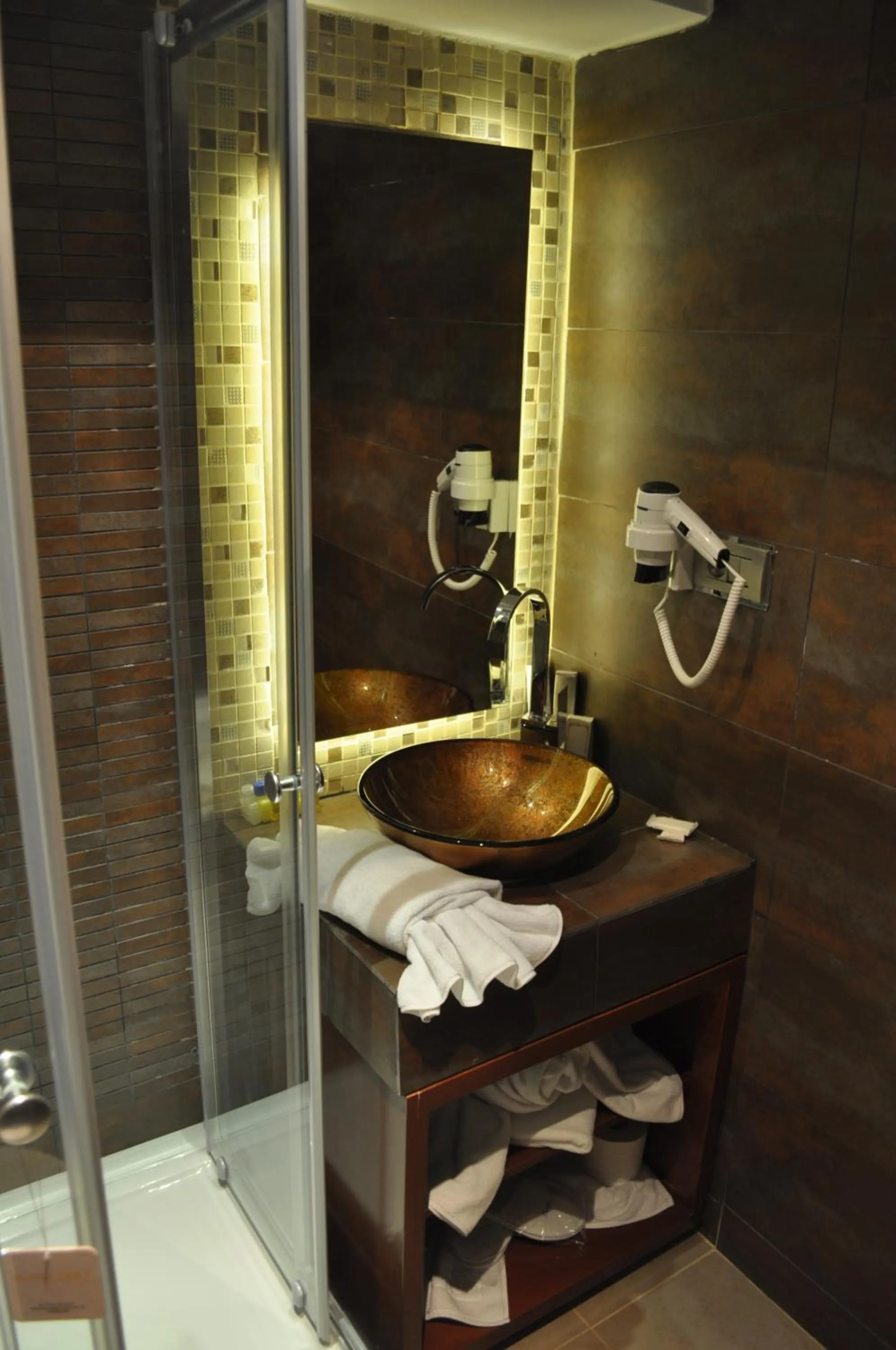 Bathroom in Bab-i Zer Hotel