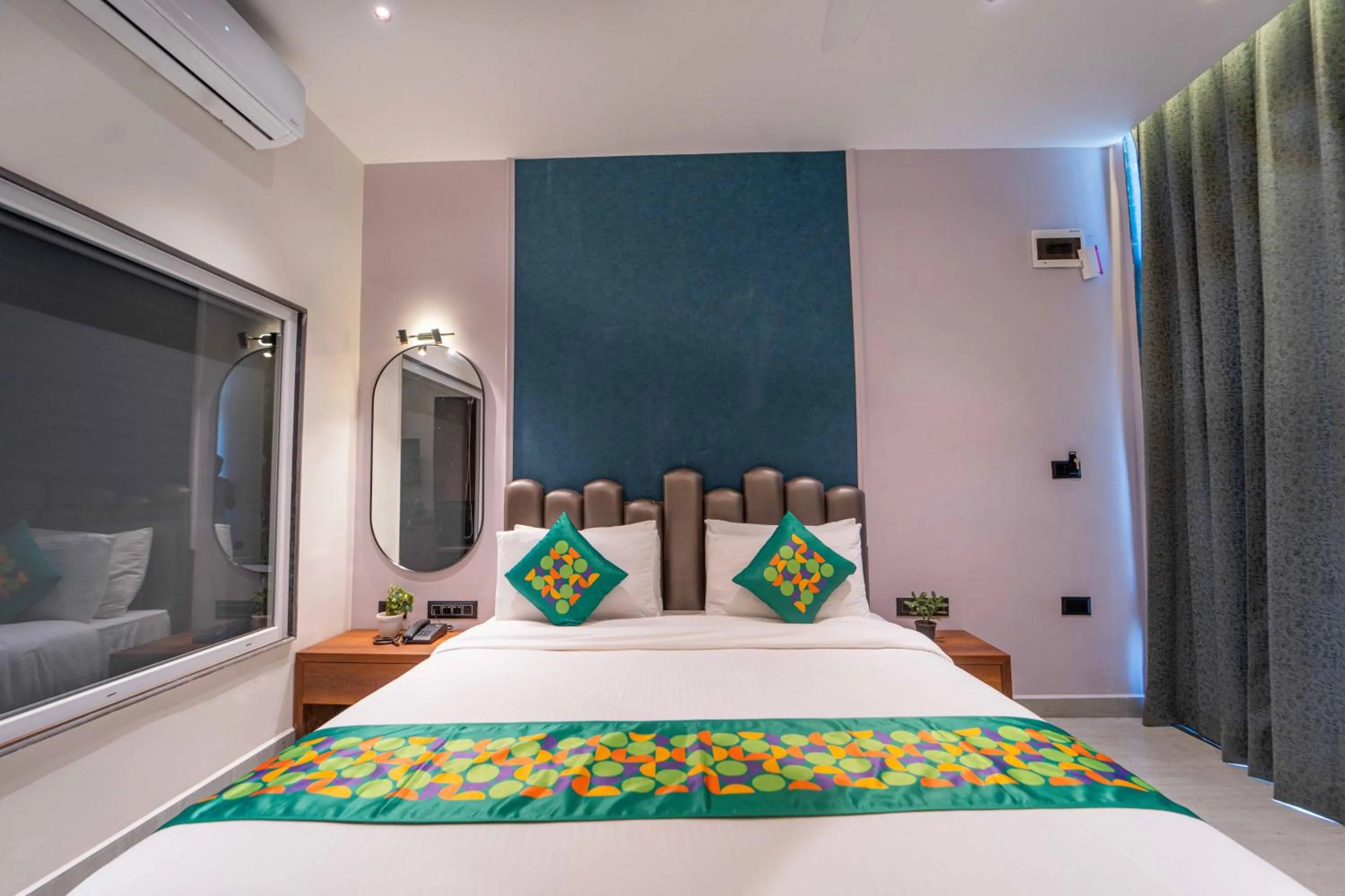 Bedroom, Bed in Treebo Winter Town Venna Lake