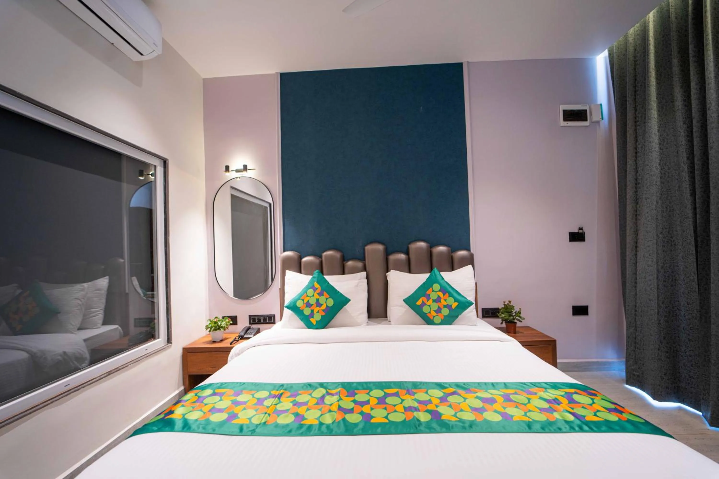 Bedroom, Bed in Treebo Winter Town Venna Lake