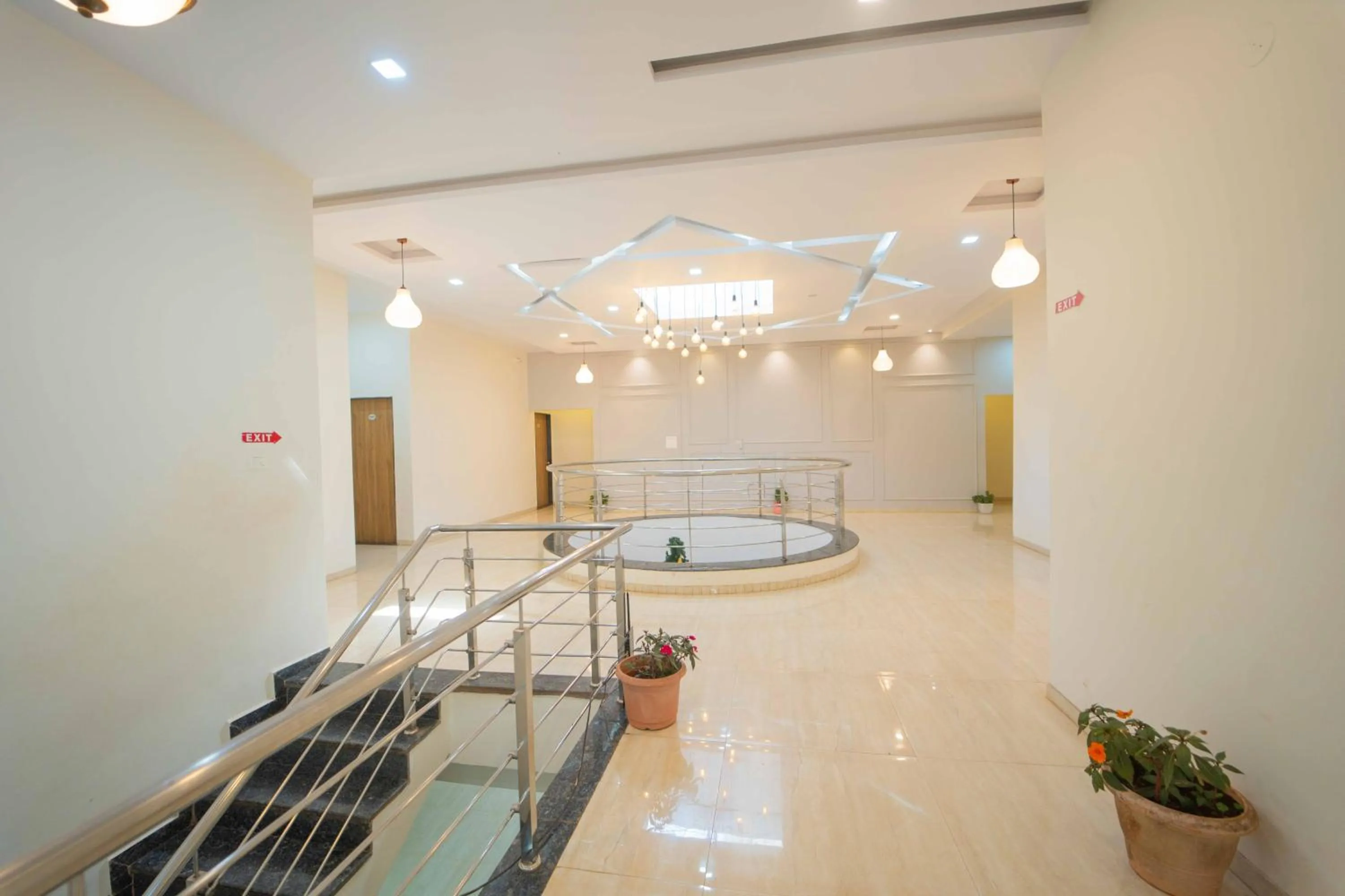 Lobby or reception in Treebo Winter Town Venna Lake