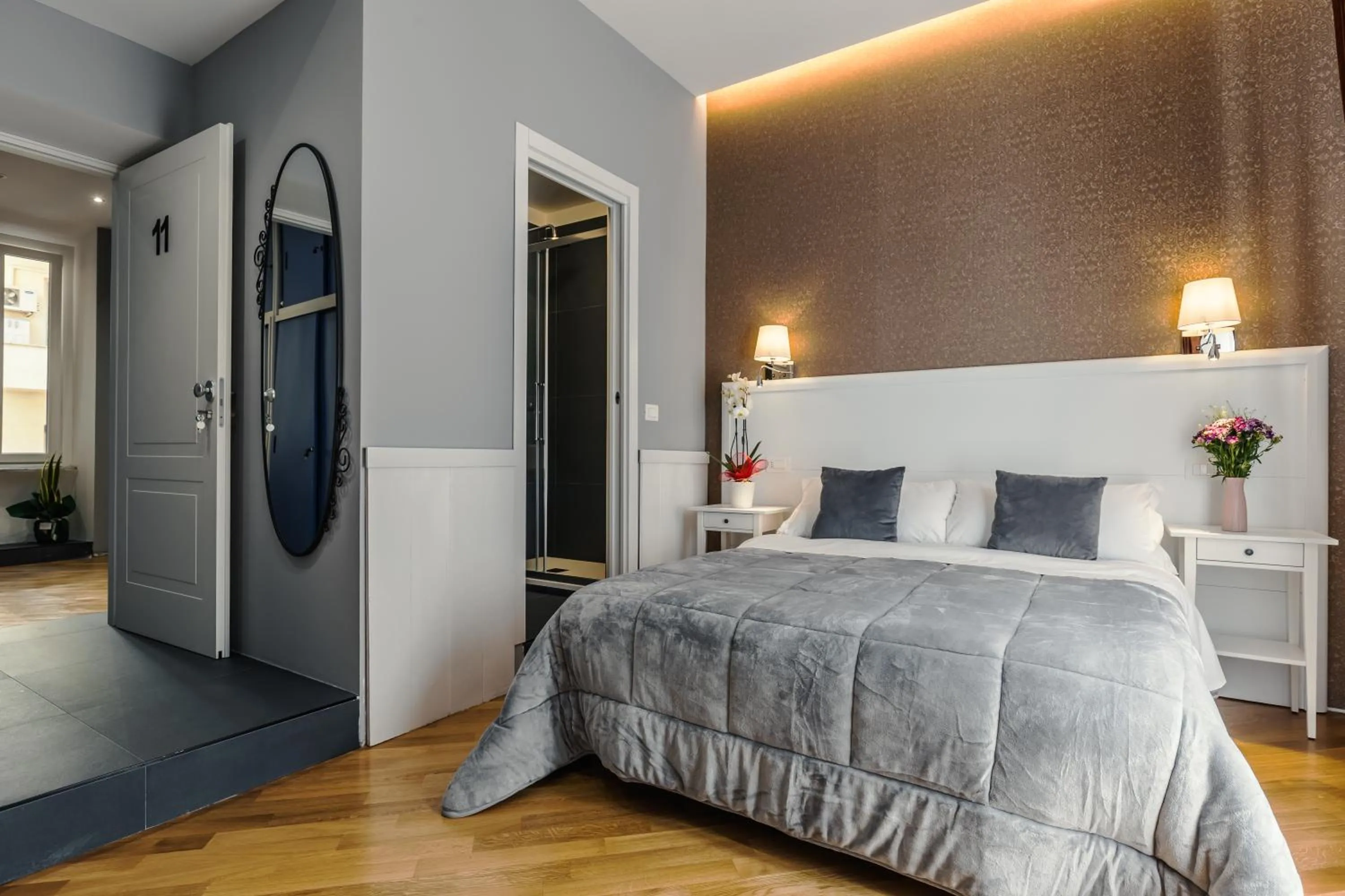 Photo of the whole room, Bed in Bed And Best