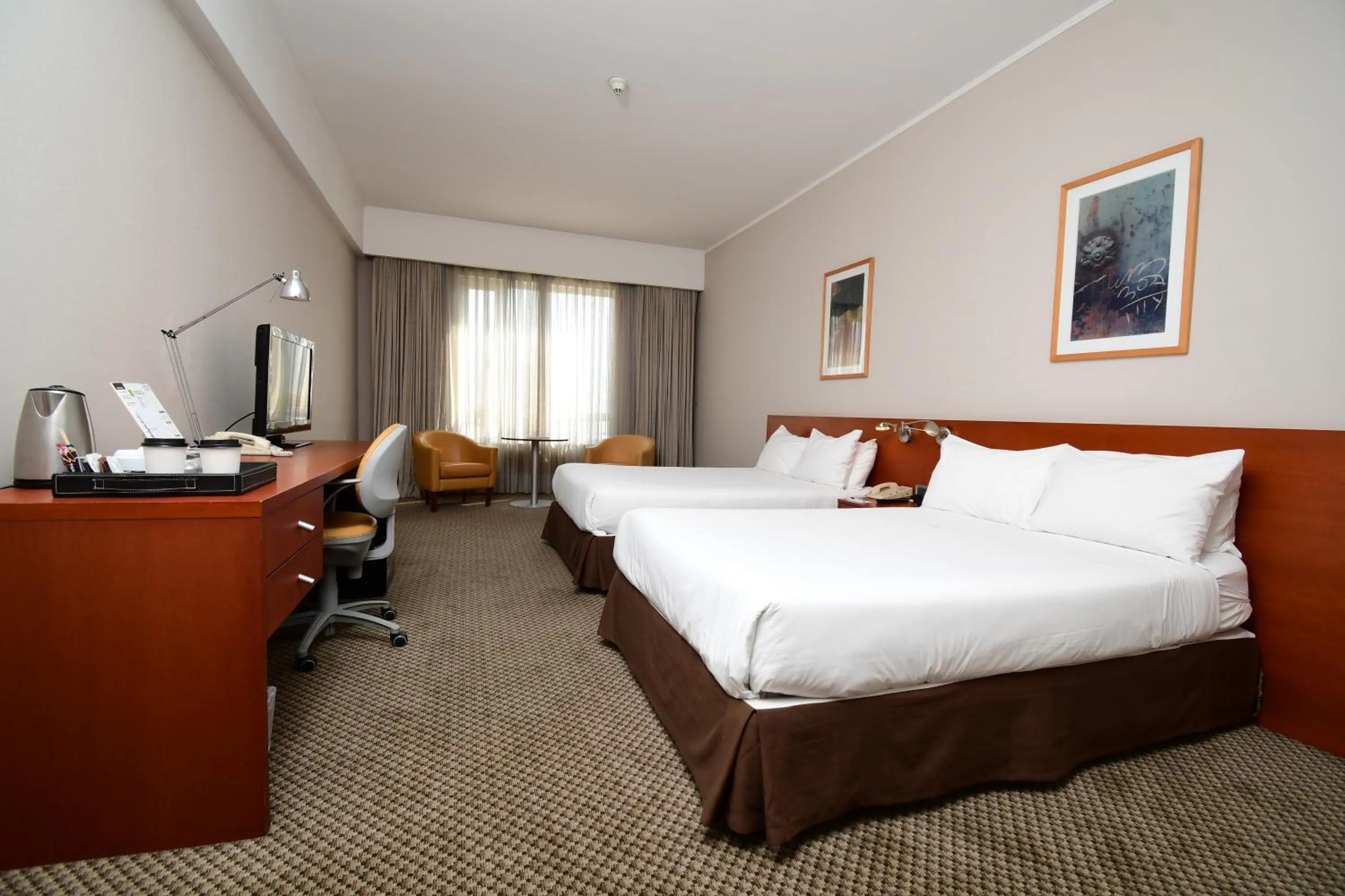 Bedroom in Radisson Ciudad Empresarial Santiago