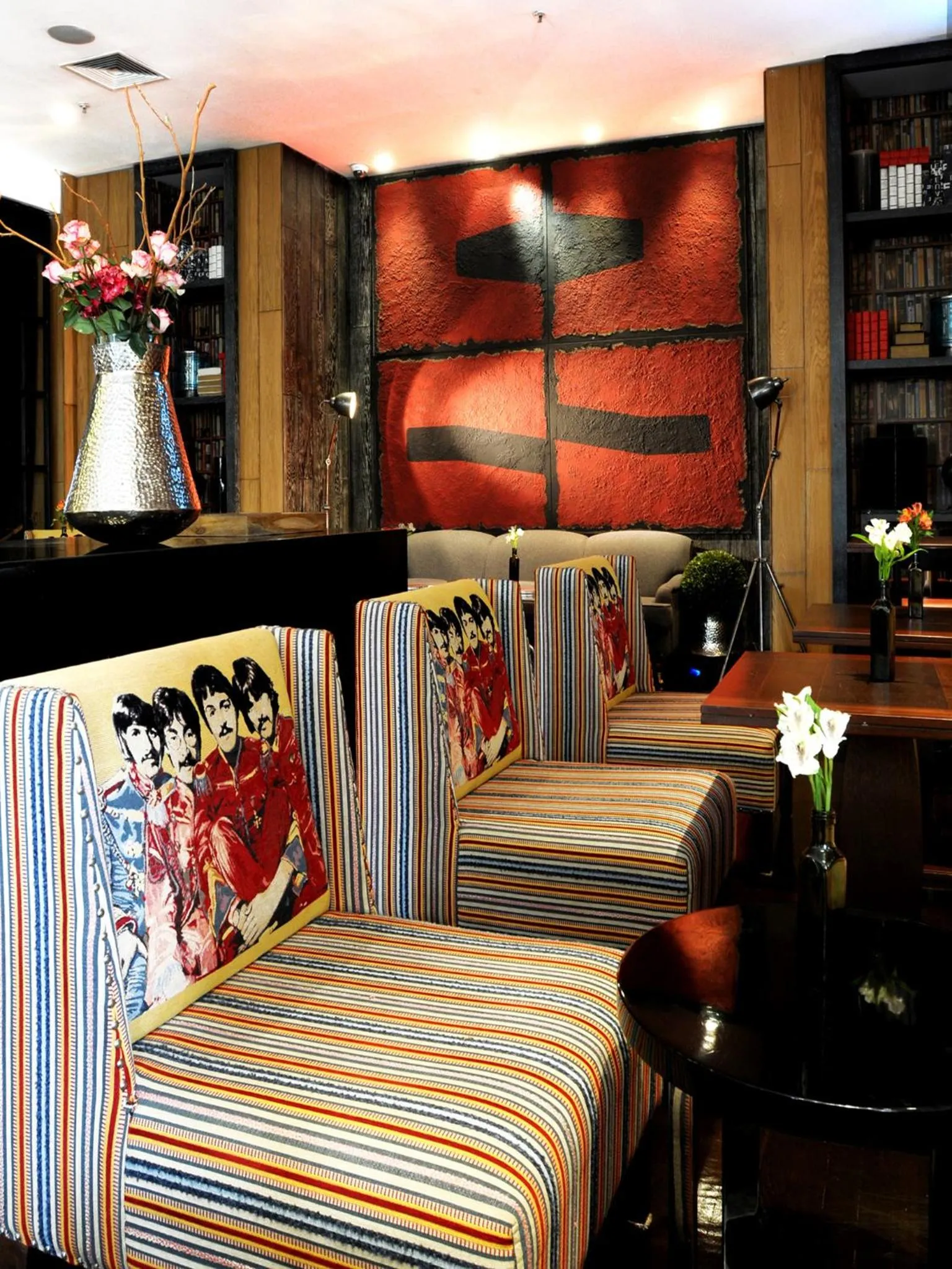 Restaurant/places to eat in Radisson Ciudad Empresarial Santiago