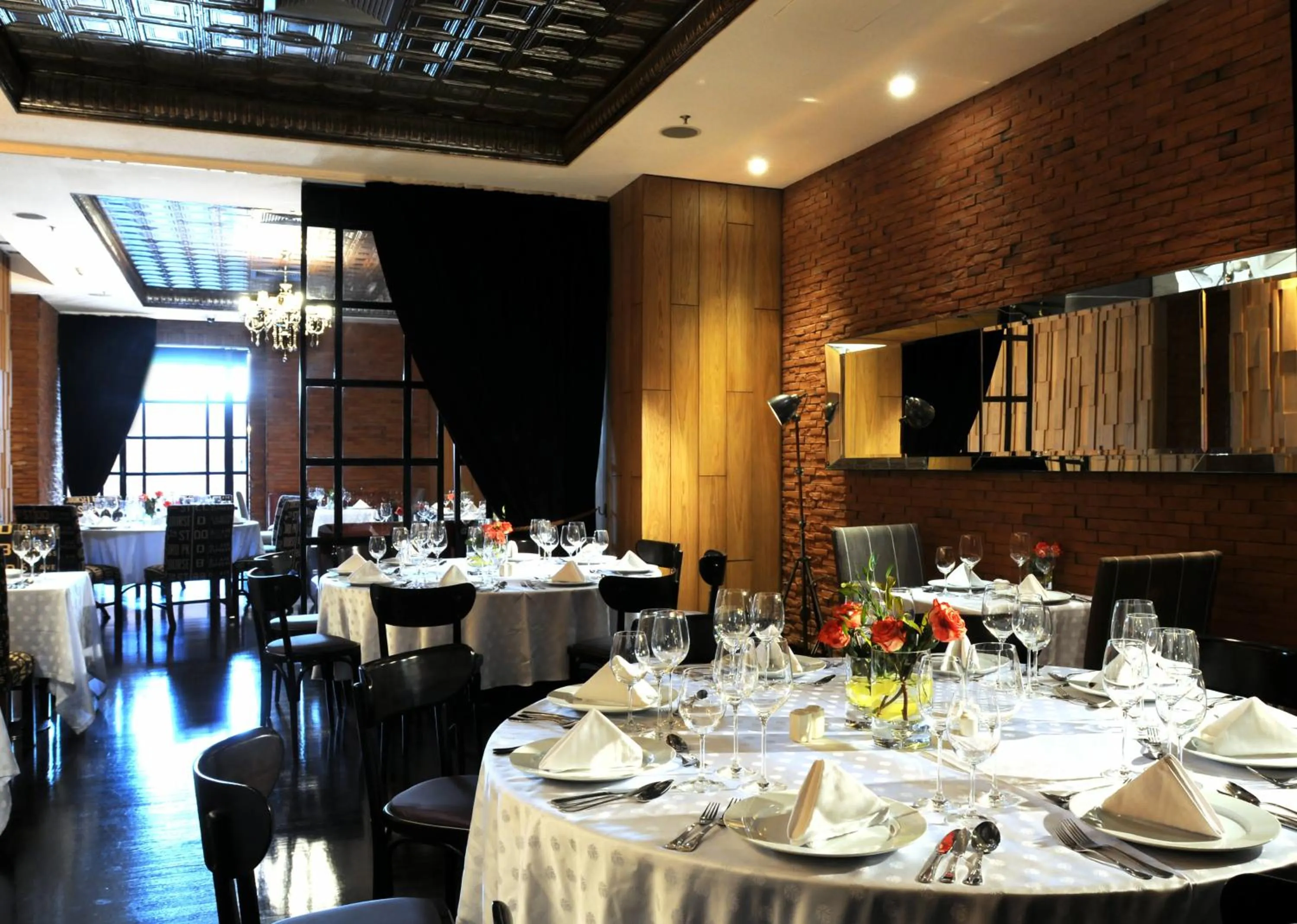 Restaurant/Places to Eat in Radisson Ciudad Empresarial Santiago