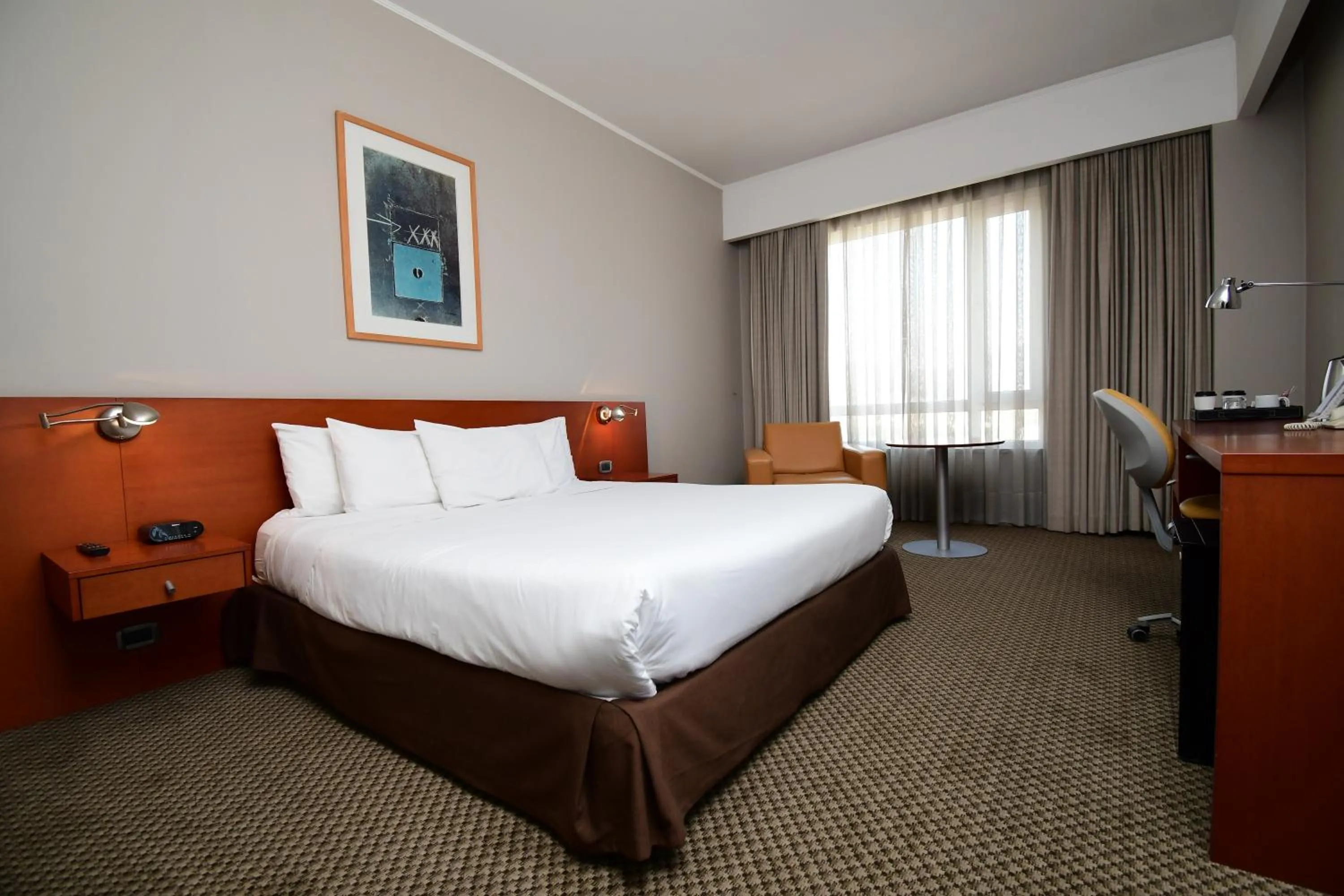 Bedroom in Radisson Ciudad Empresarial Santiago