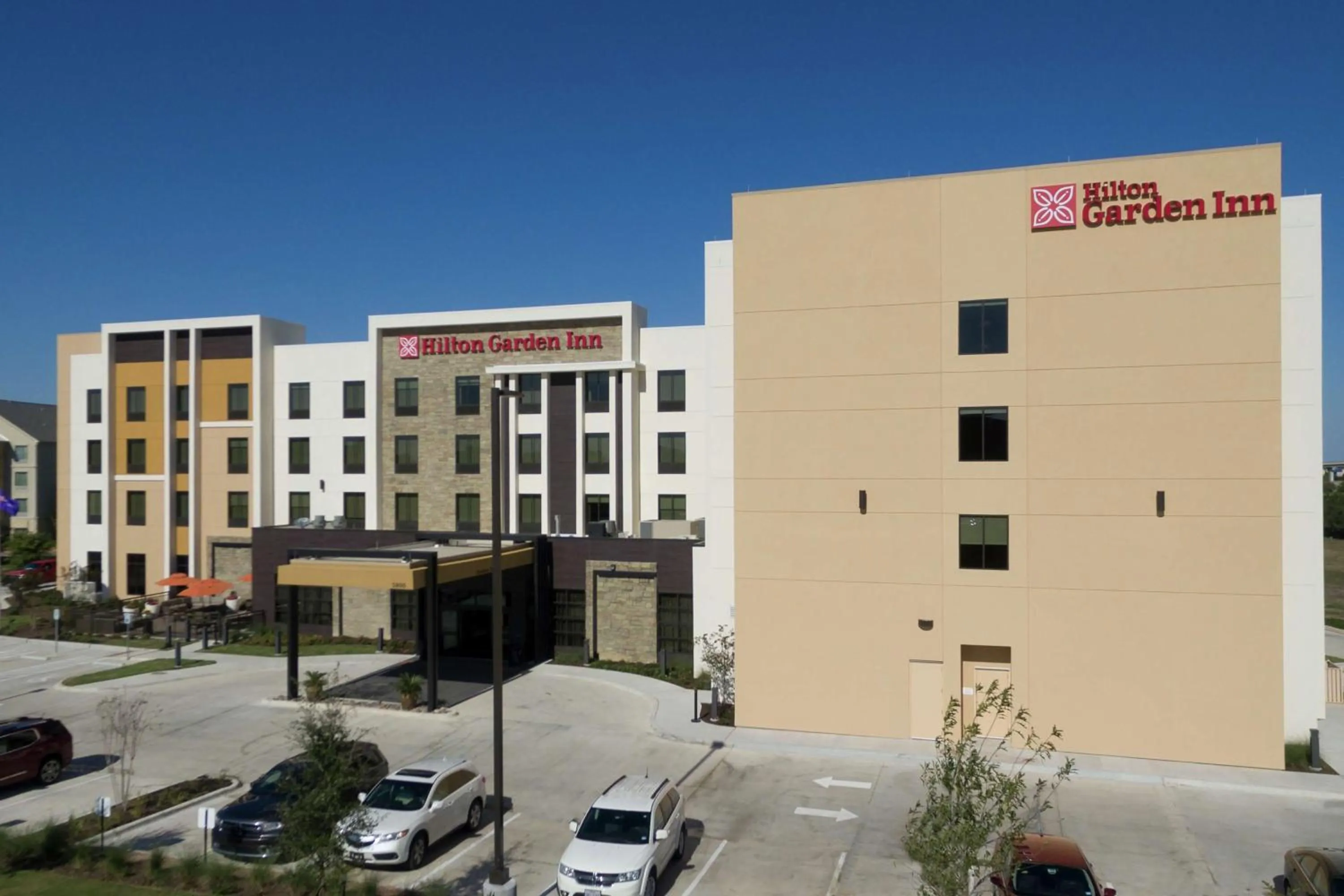 Property building in Hilton Garden Inn Waco
