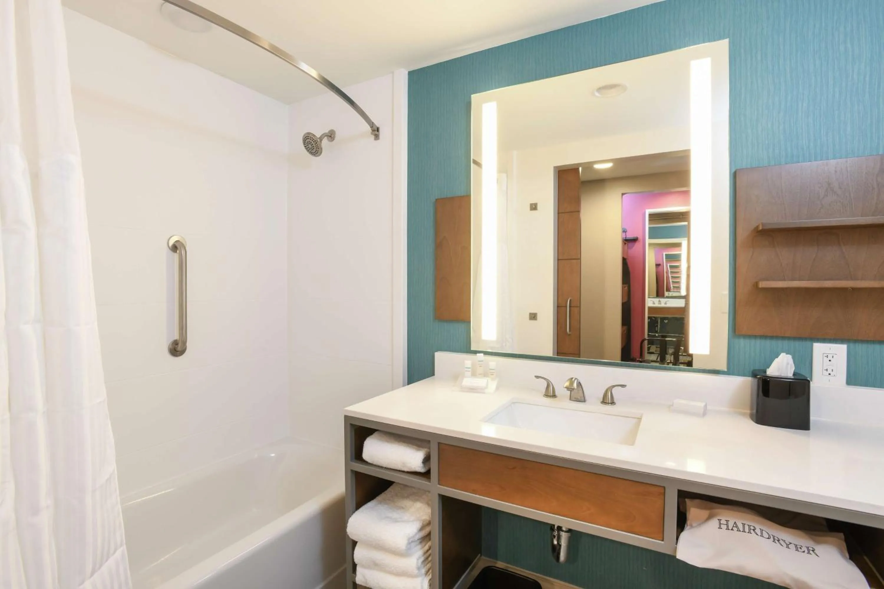 Bathroom in Hilton Garden Inn Cincinnati Midtown