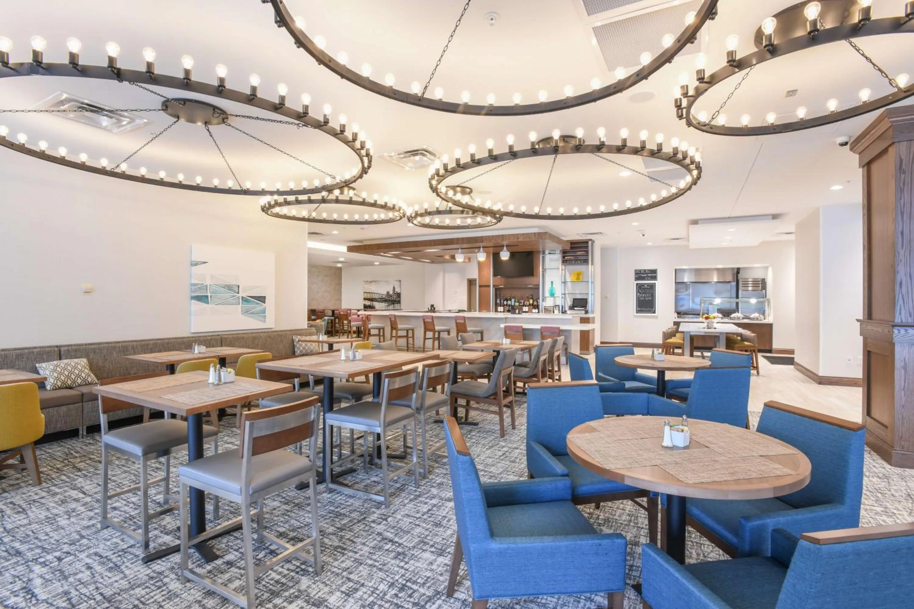 Restaurant/places to eat in Hilton Garden Inn Cincinnati Midtown