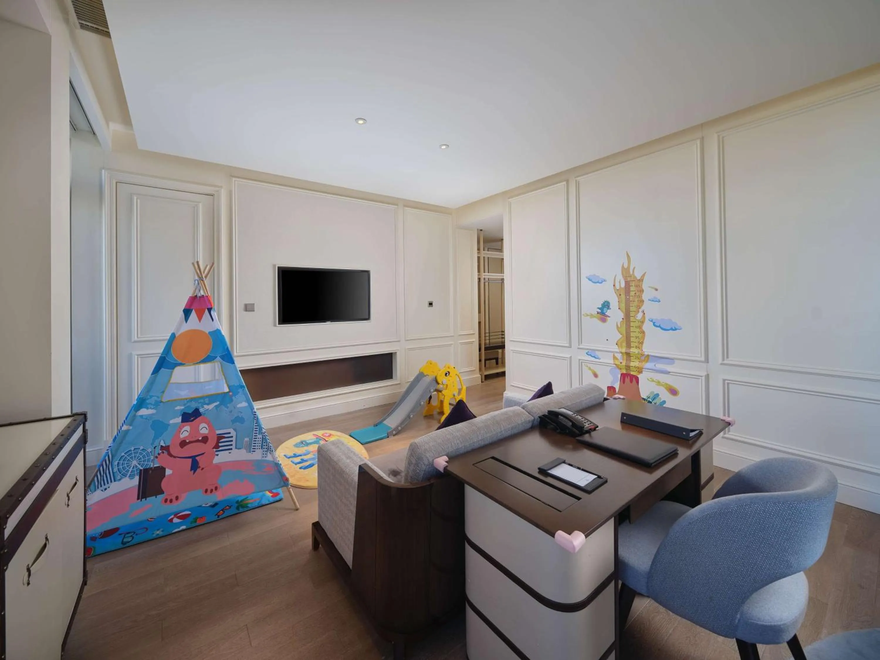 Bedroom in Hilton Dalian Golden Pebble Beach Resort