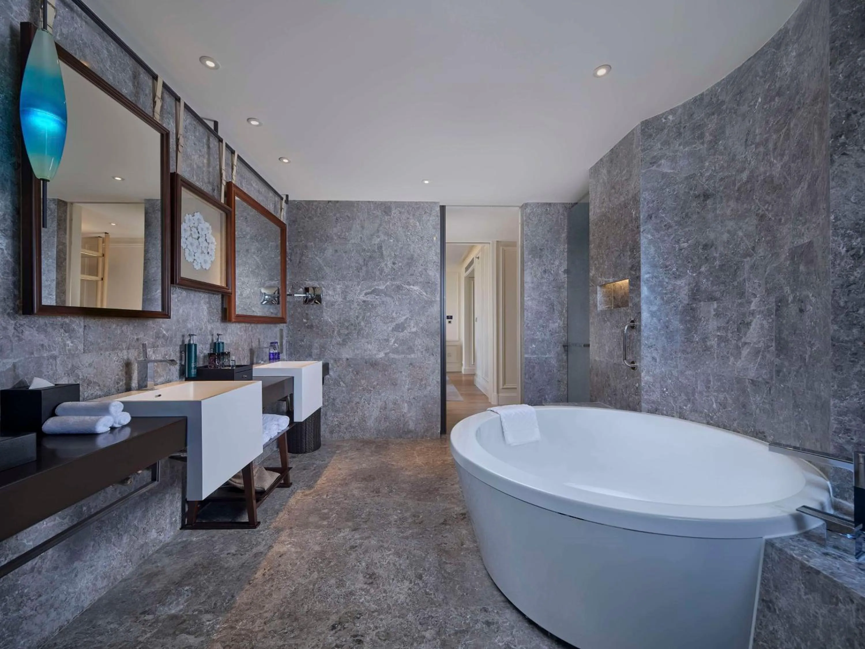 Bathroom in Hilton Dalian Golden Pebble Beach Resort