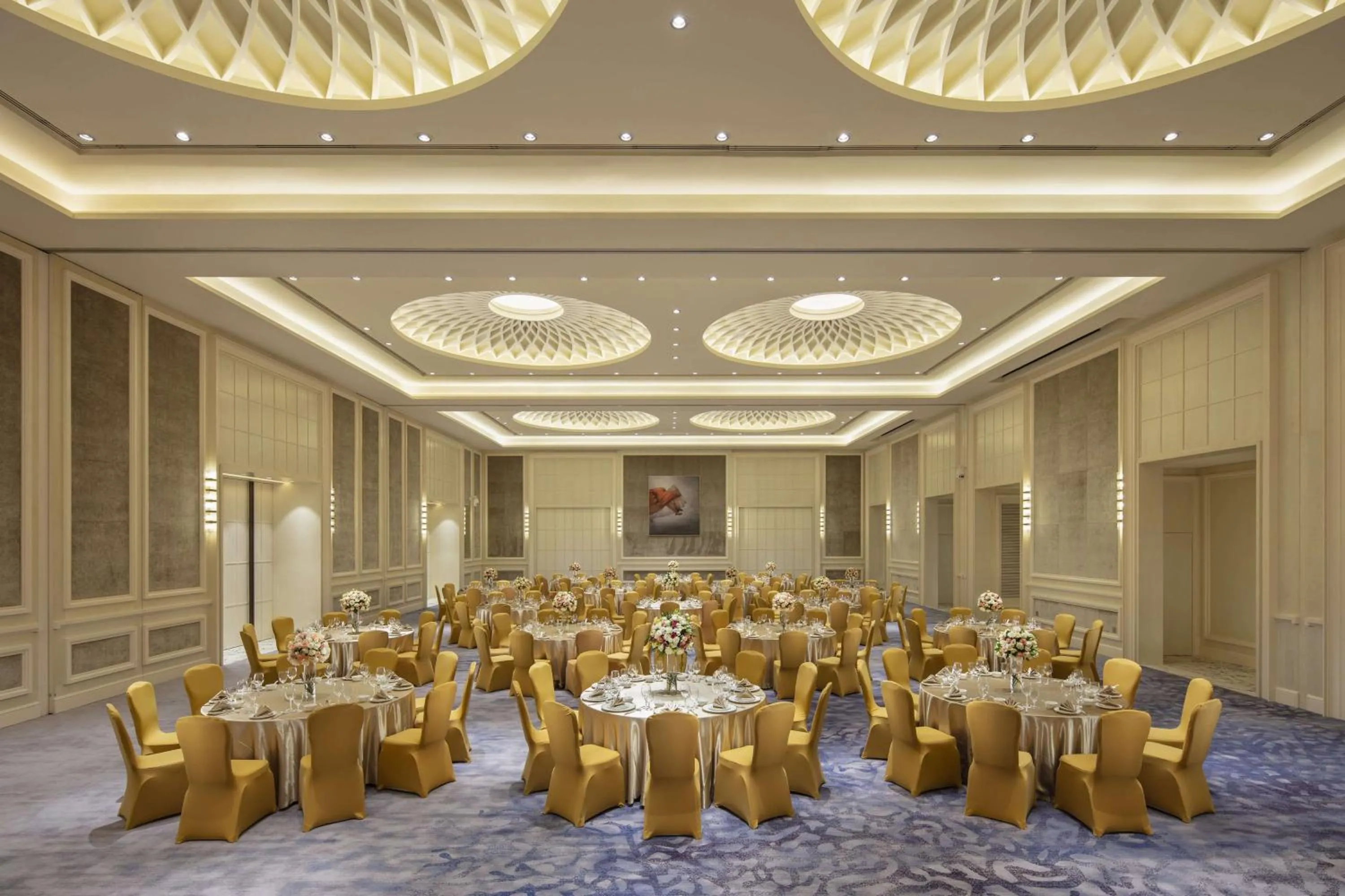 Meeting/conference room in Hilton Dalian Golden Pebble Beach Resort