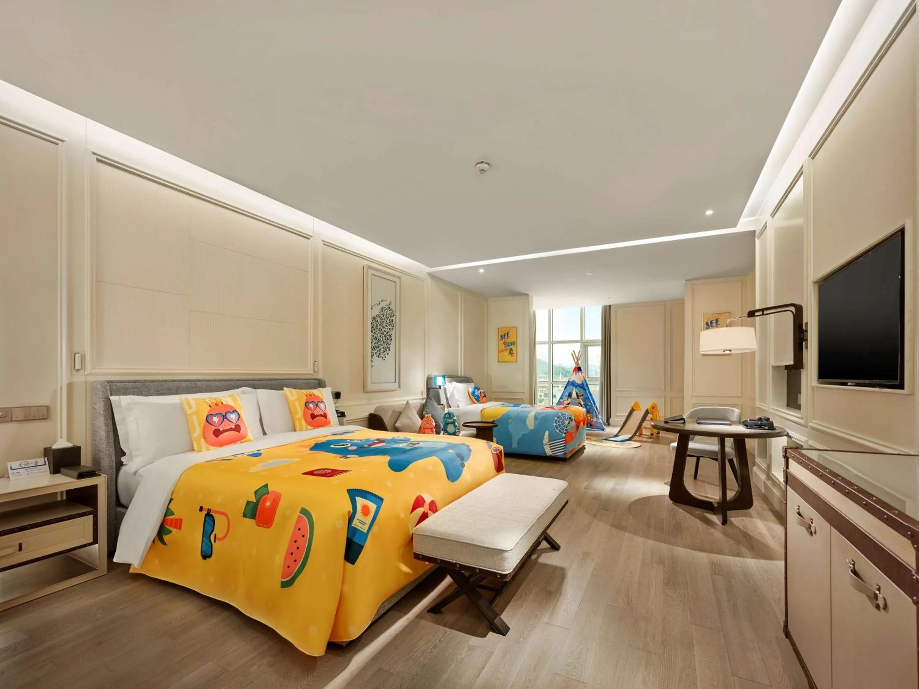 Bed in Hilton Dalian Golden Pebble Beach Resort