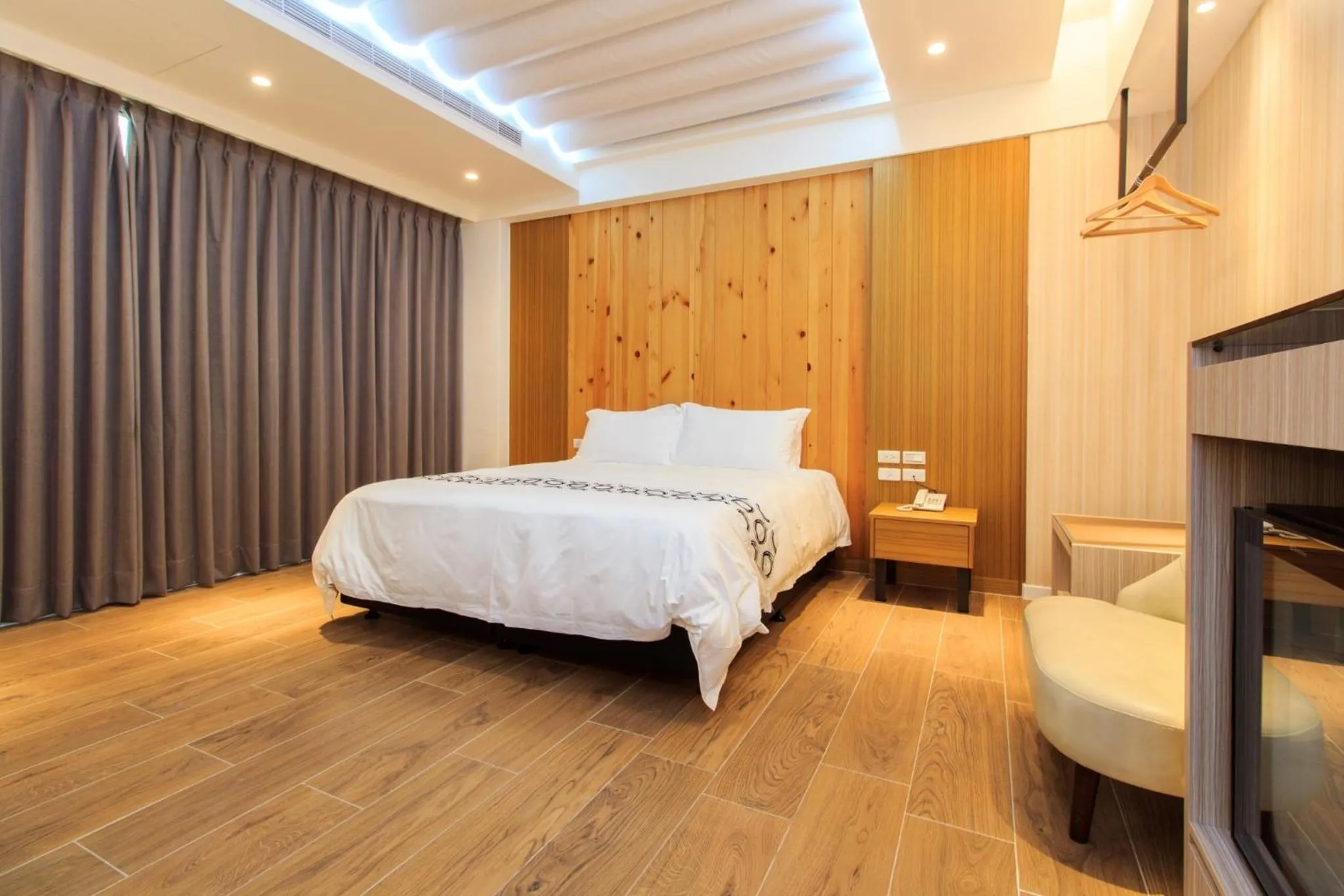 Bed in Urban Oasis Inn