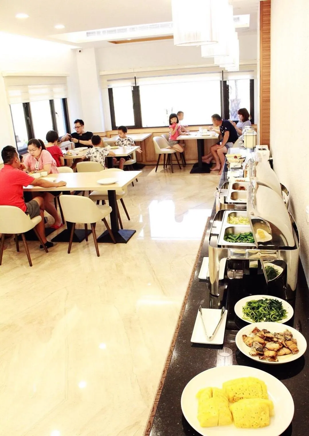 Breakfast in Urban Oasis Inn