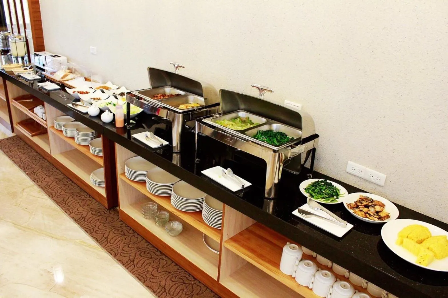 Breakfast in Urban Oasis Inn