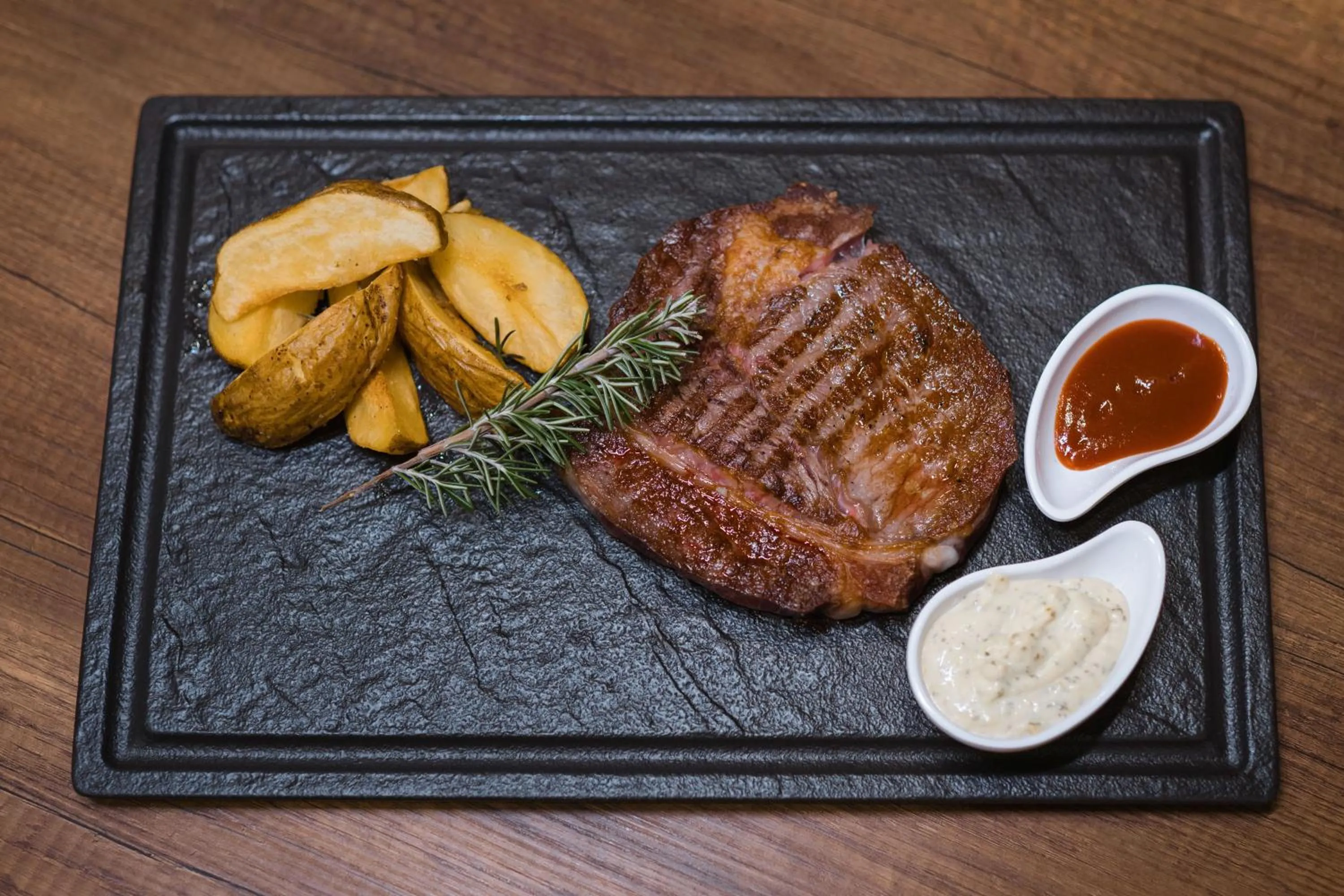 Food and drinks in Bhotel