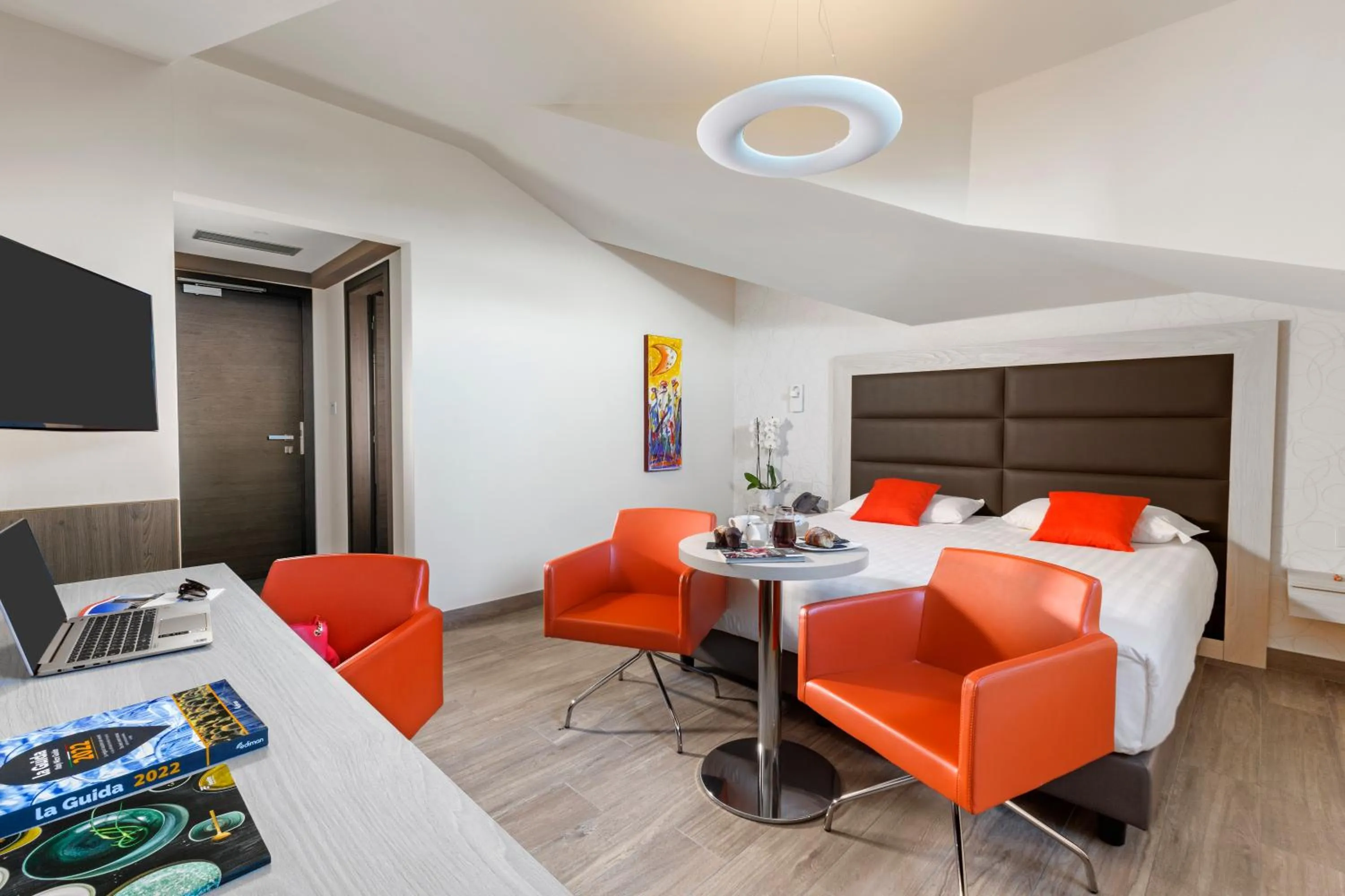 Photo of the whole room in Bhotel