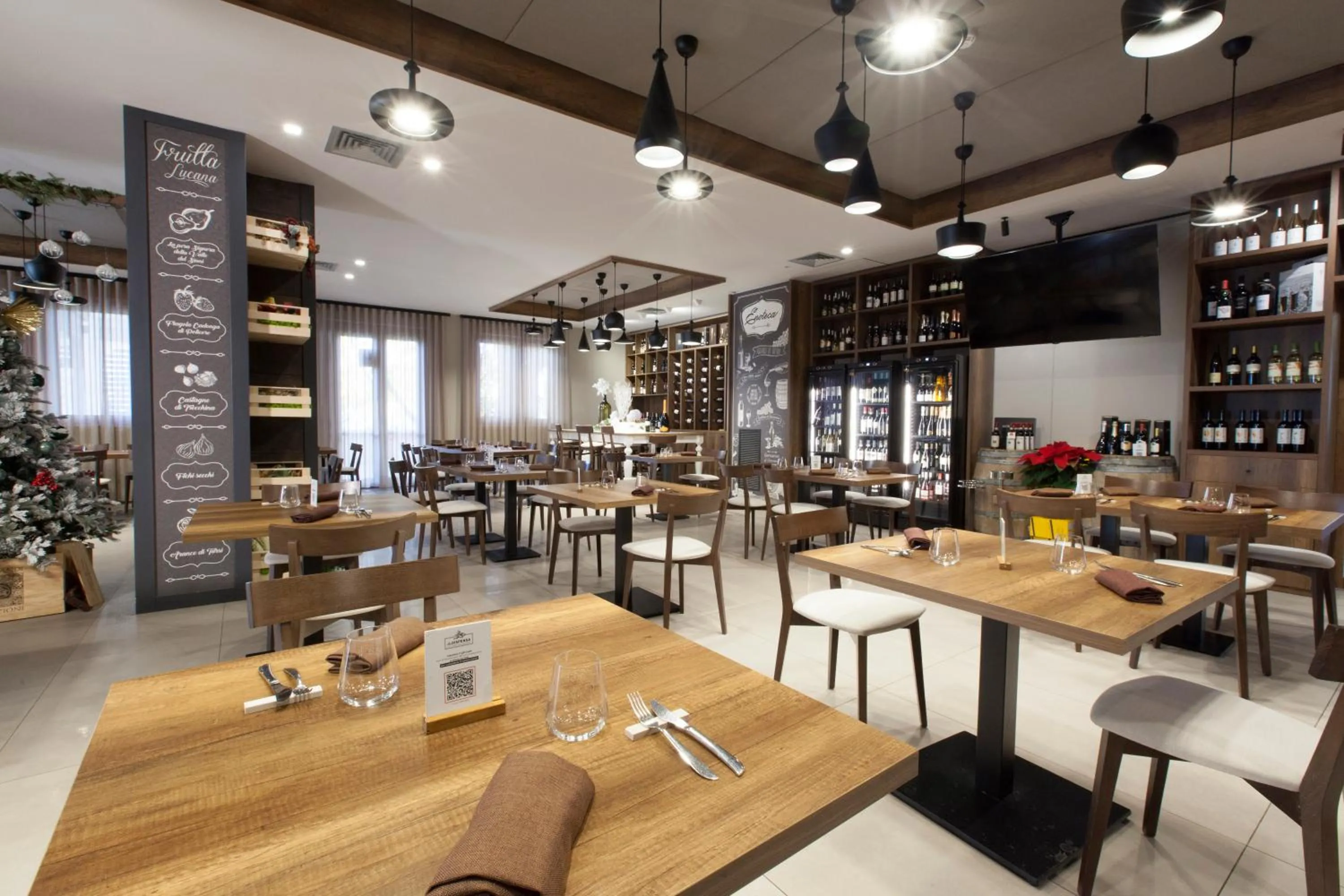 Restaurant/places to eat in Bhotel