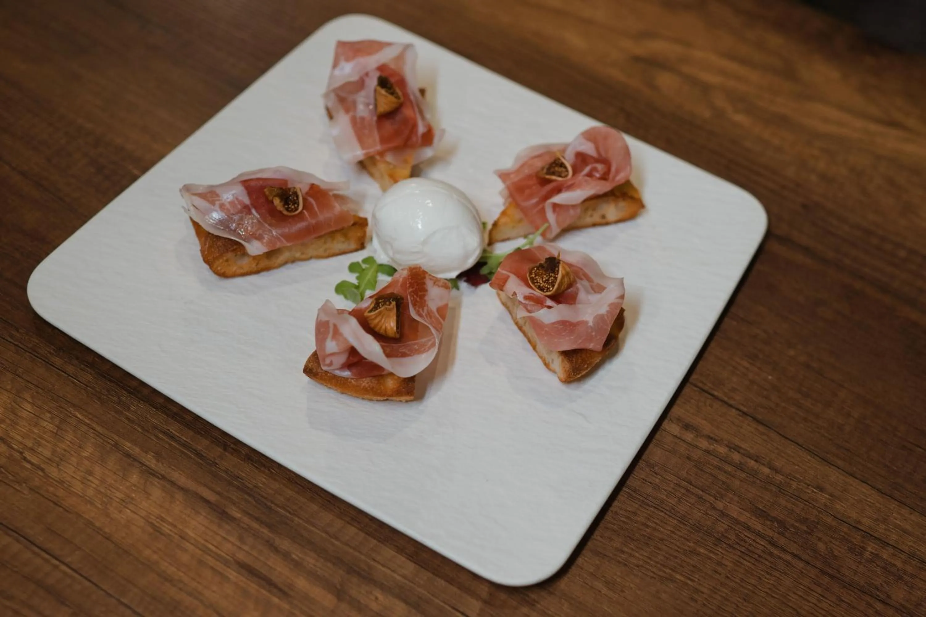 Food and drinks in Bhotel