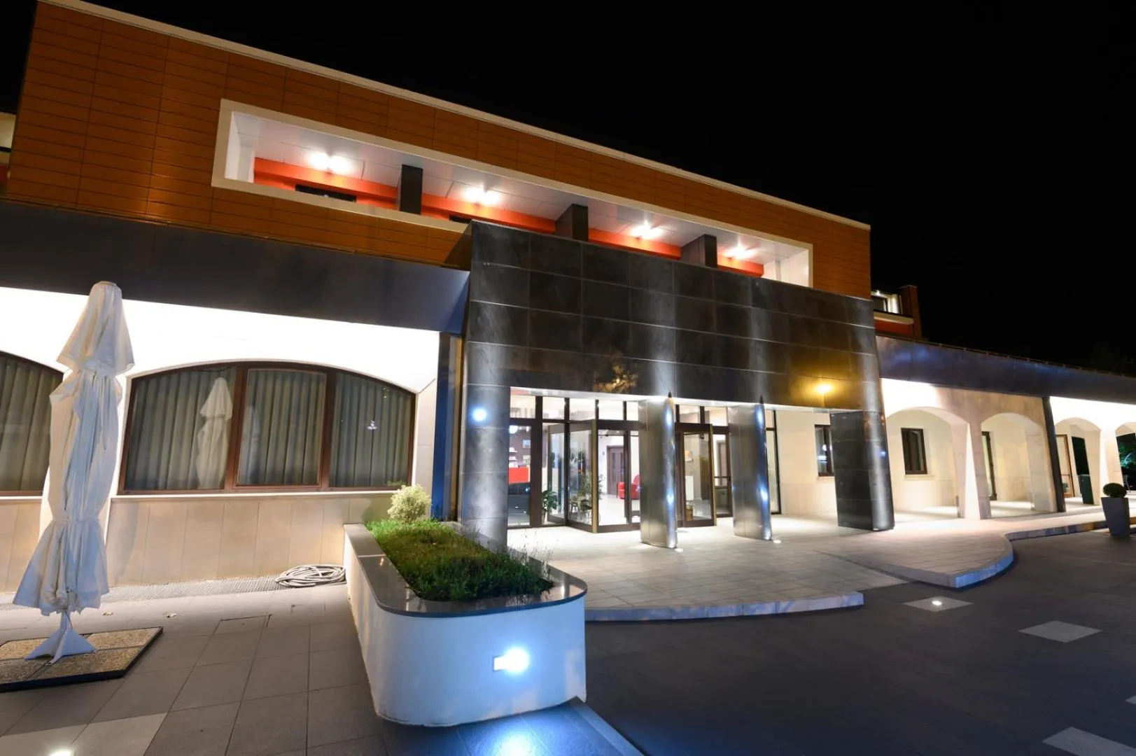 Property building in Bhotel