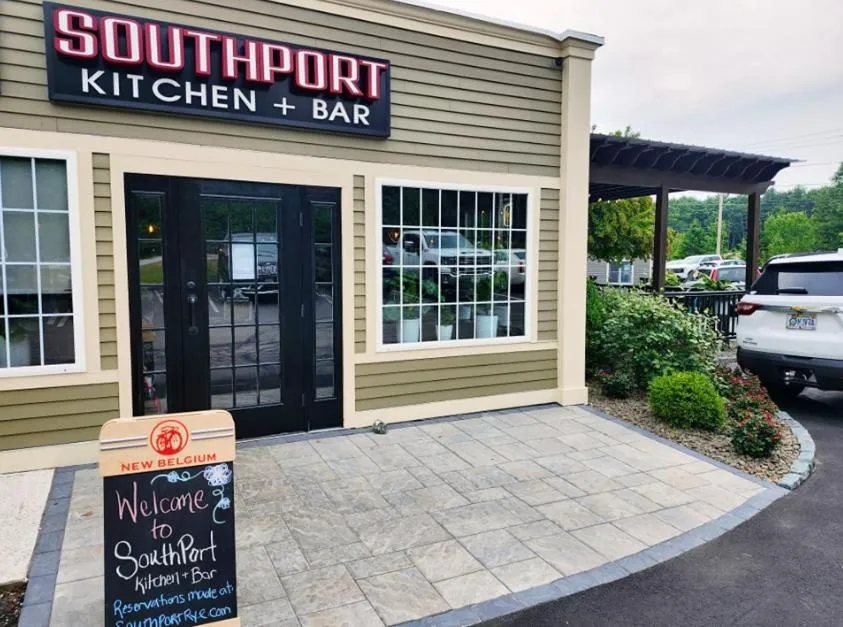 Restaurant/places to eat in The Inn at Rye Place