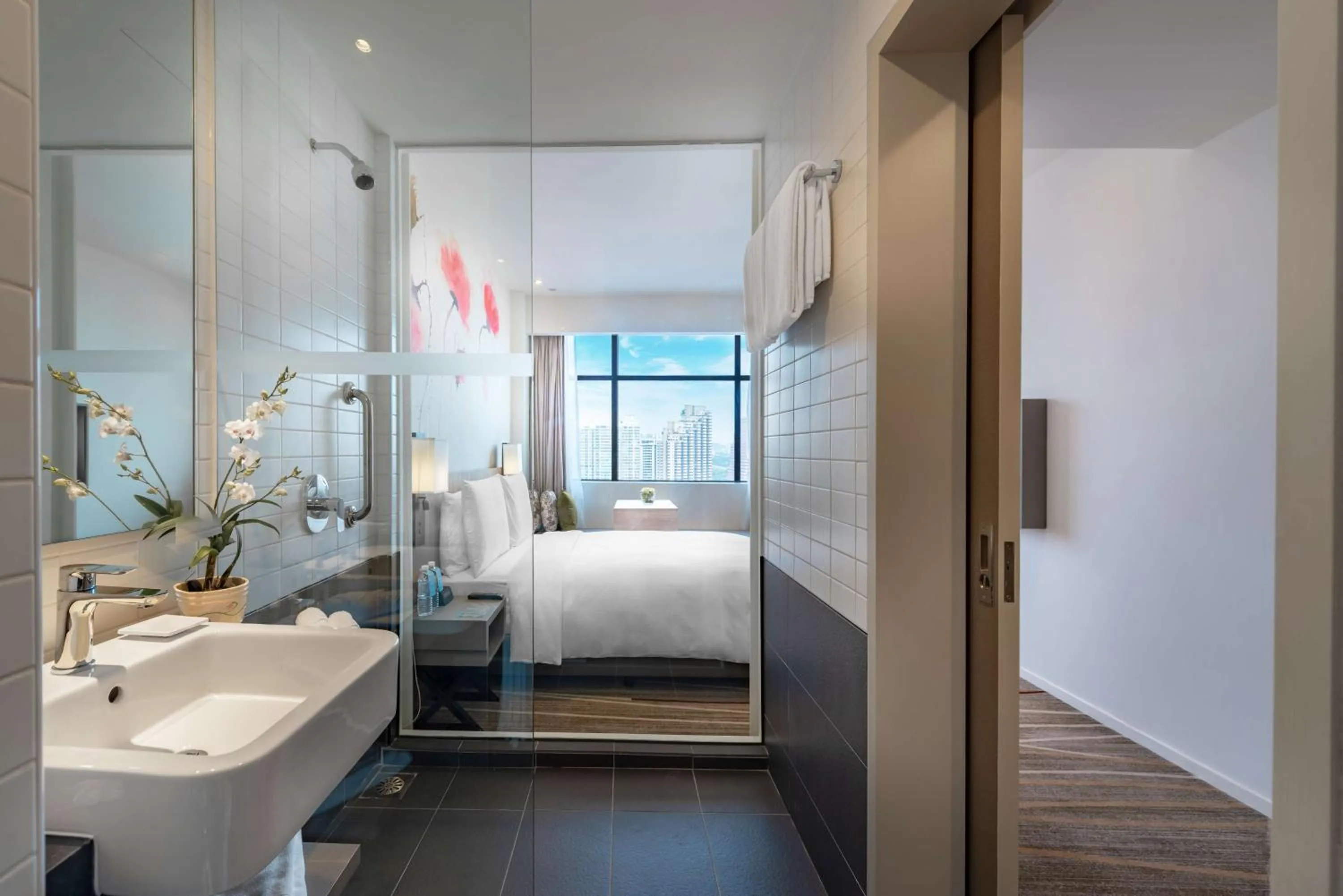 Shower, Bed in Hilton Garden Inn Kuala Lumpur - South