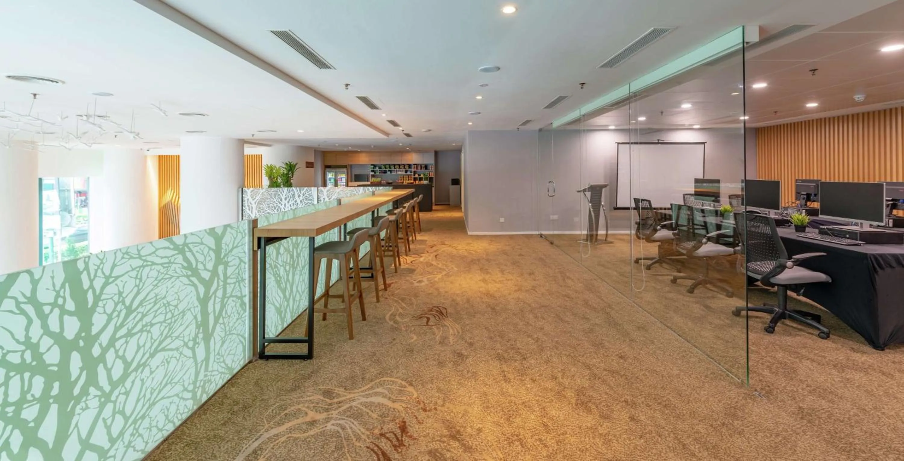 Restaurant/places to eat in Hilton Garden Inn Kuala Lumpur - South