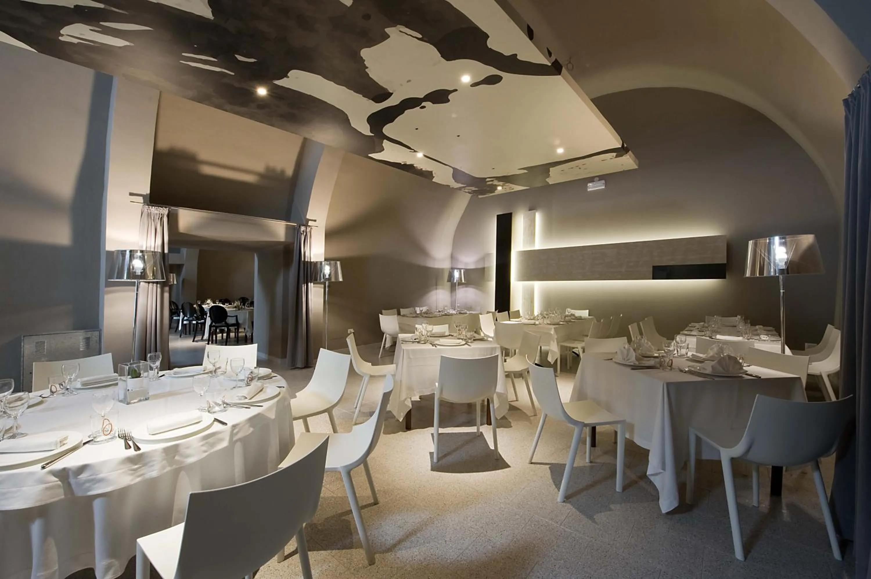 Restaurant/places to eat in Hotel La Corte