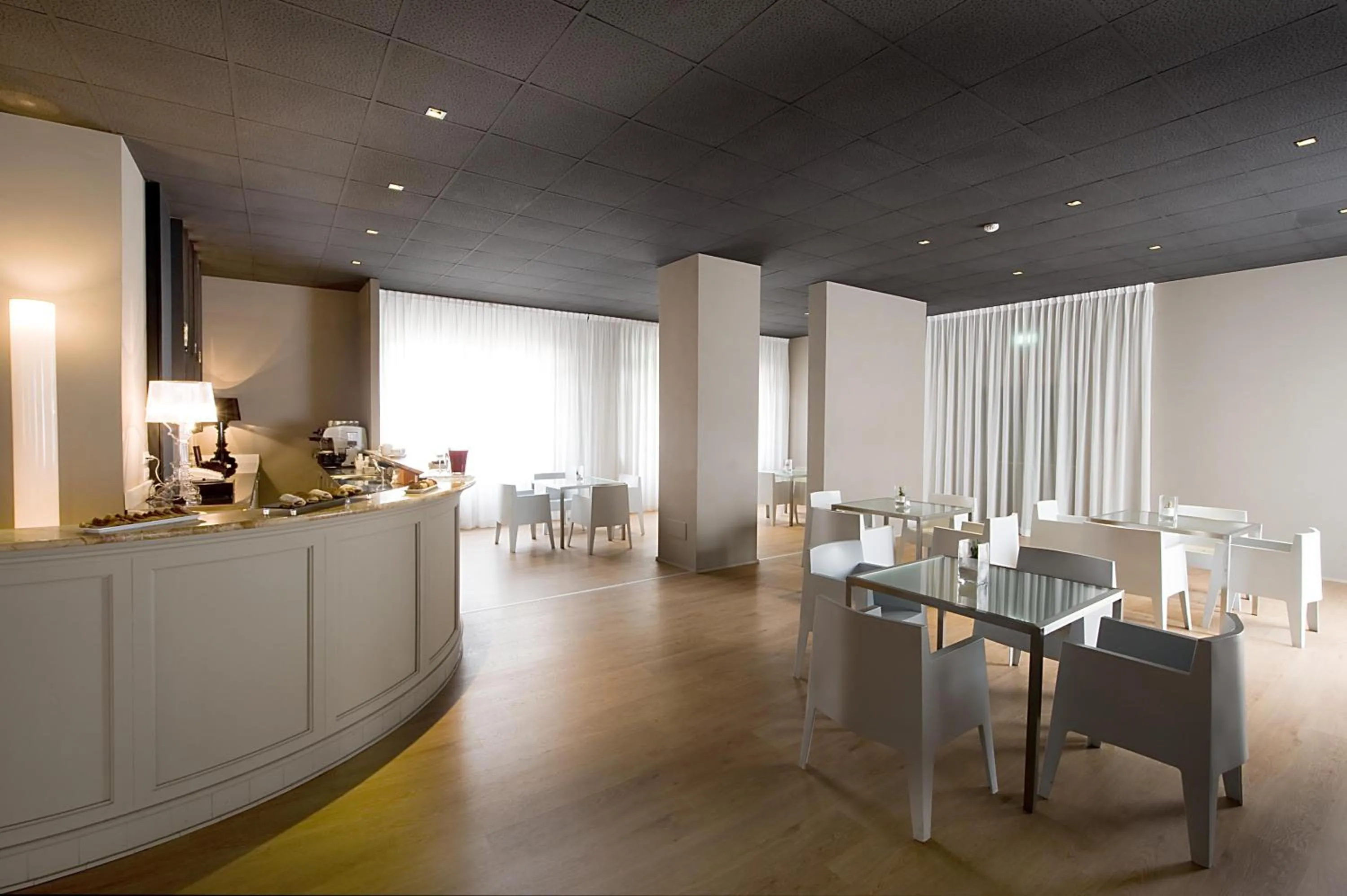 Restaurant/places to eat in Hotel La Corte