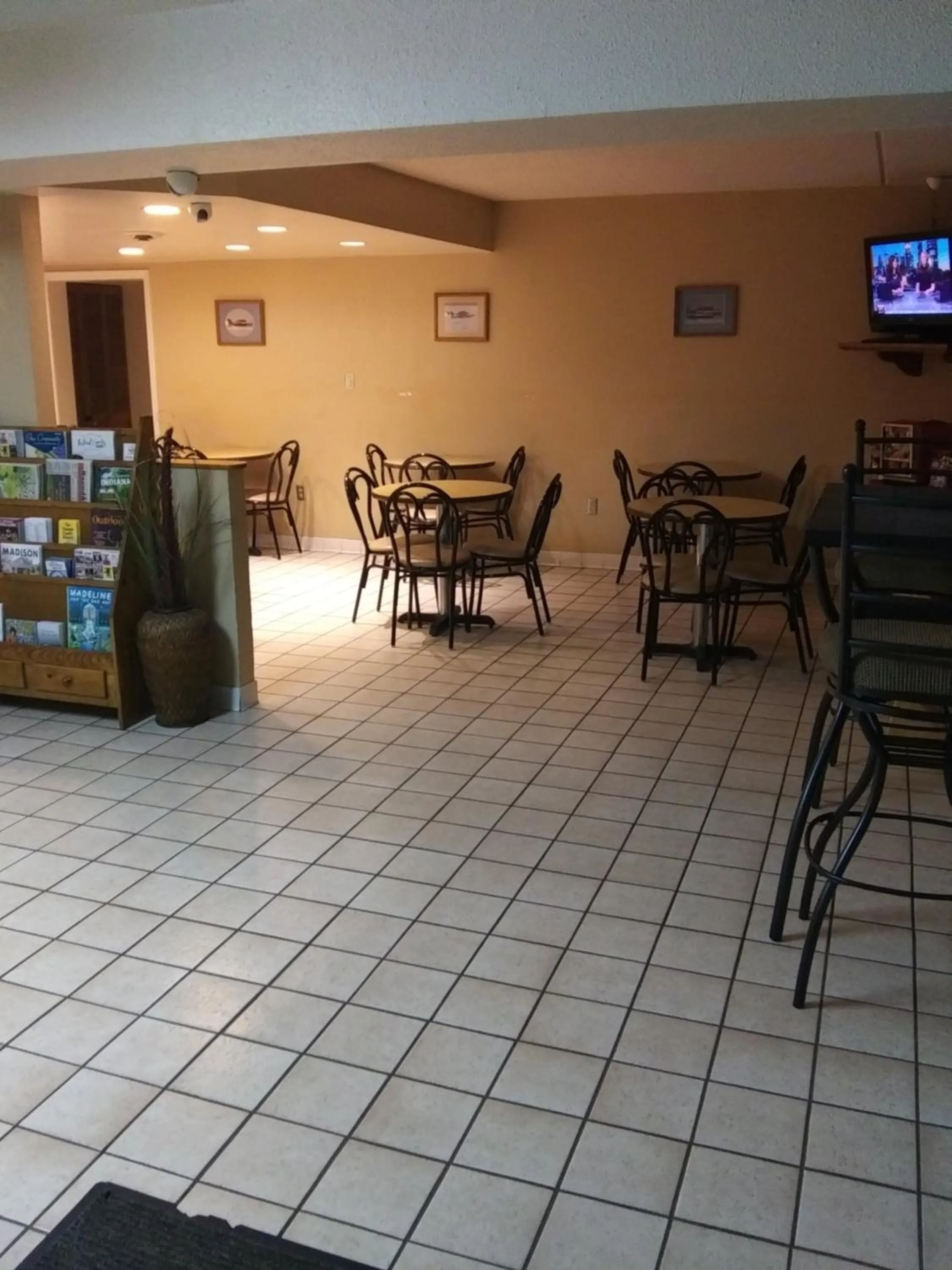 Lobby or reception in Bestway Inn - Madison