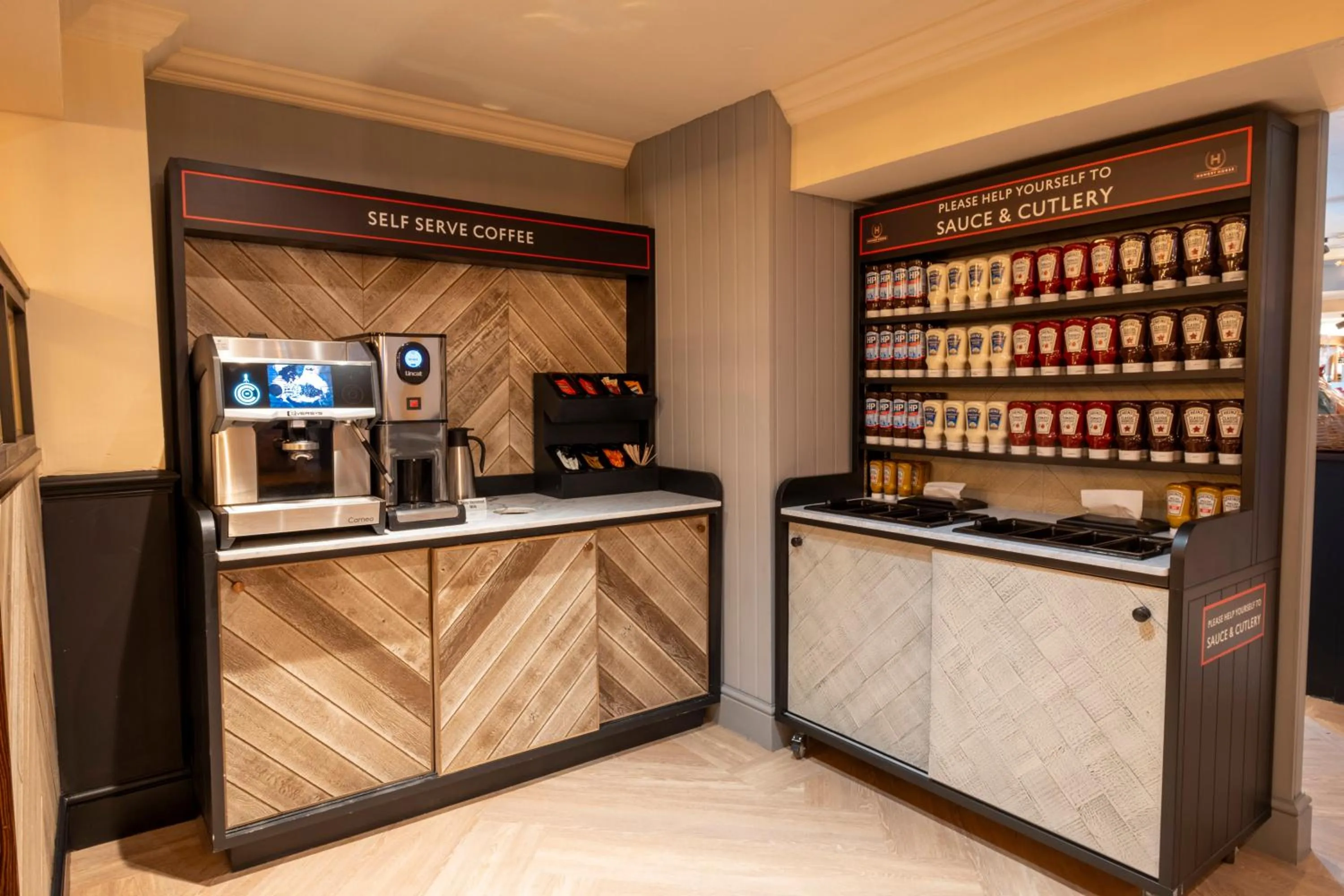 Coffee/tea facilities in Charnwood Arms By Greene King Inns