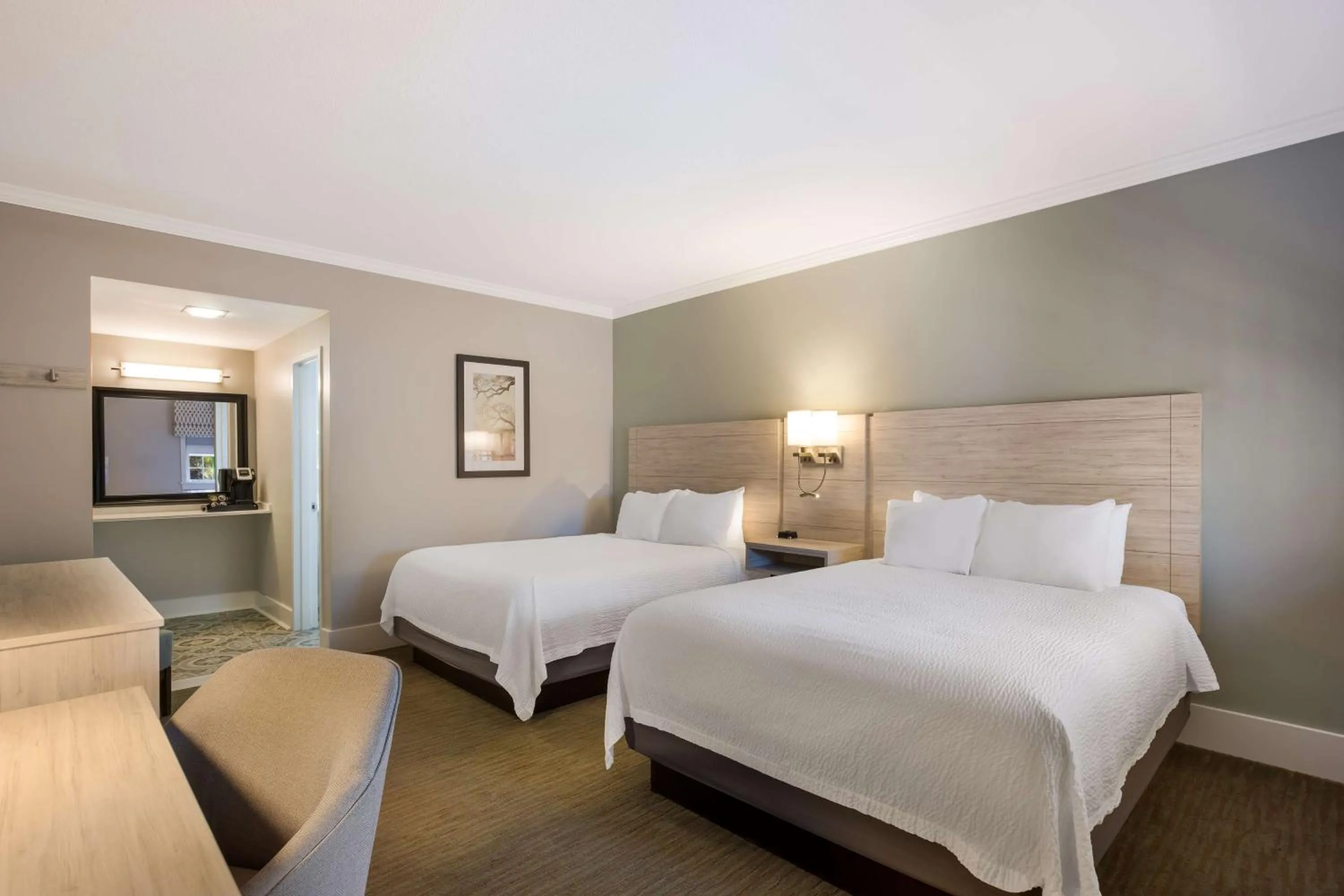 Bedroom, Bed in Best Western Sea Island Inn