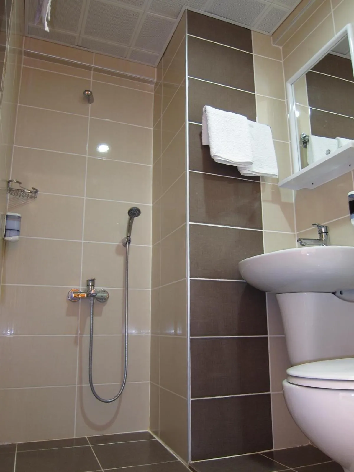 Bathroom in Sergent Hotel