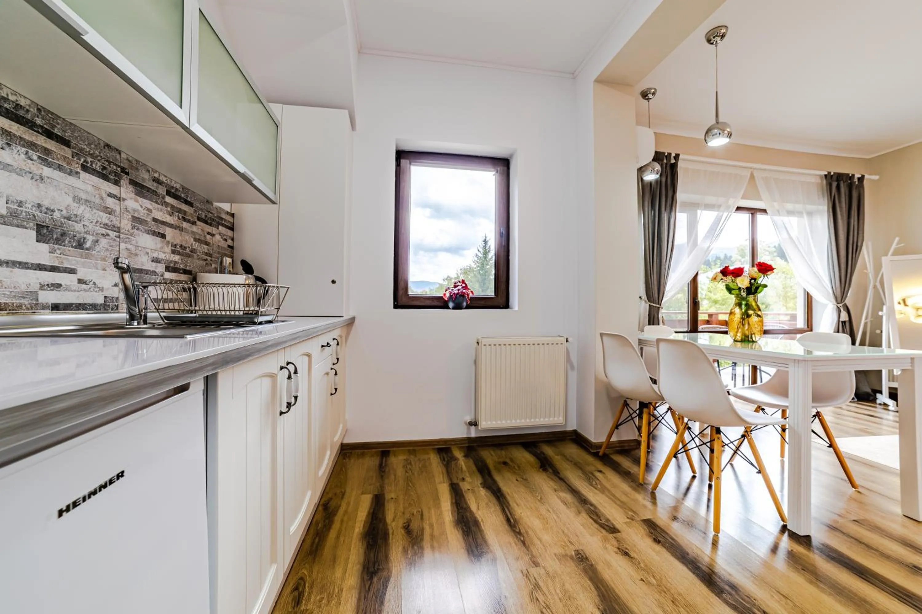 Kitchen or kitchenette in Yael Luxury Apartments 2