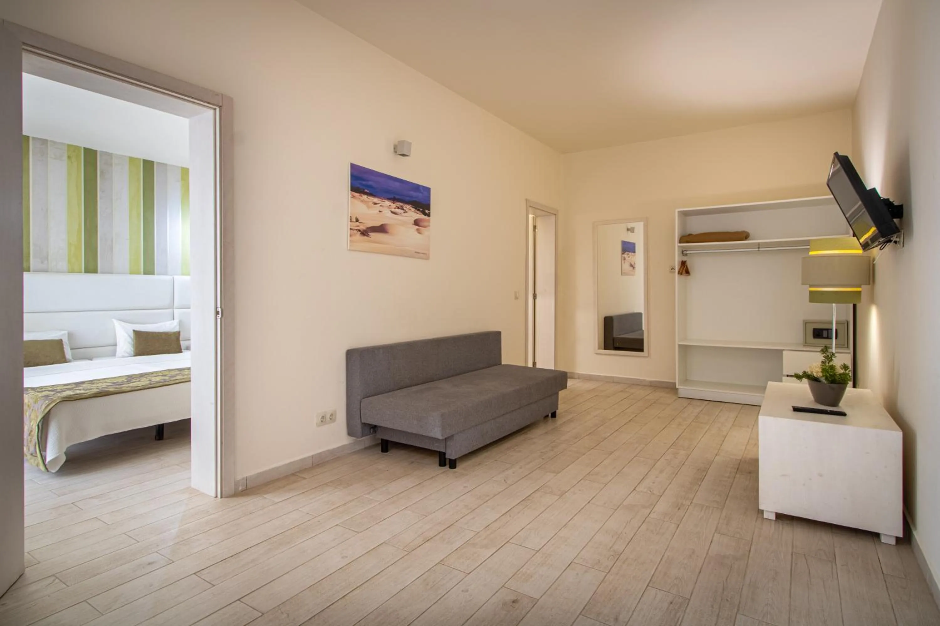 Living room, Bed in Ouril Hotel Agueda