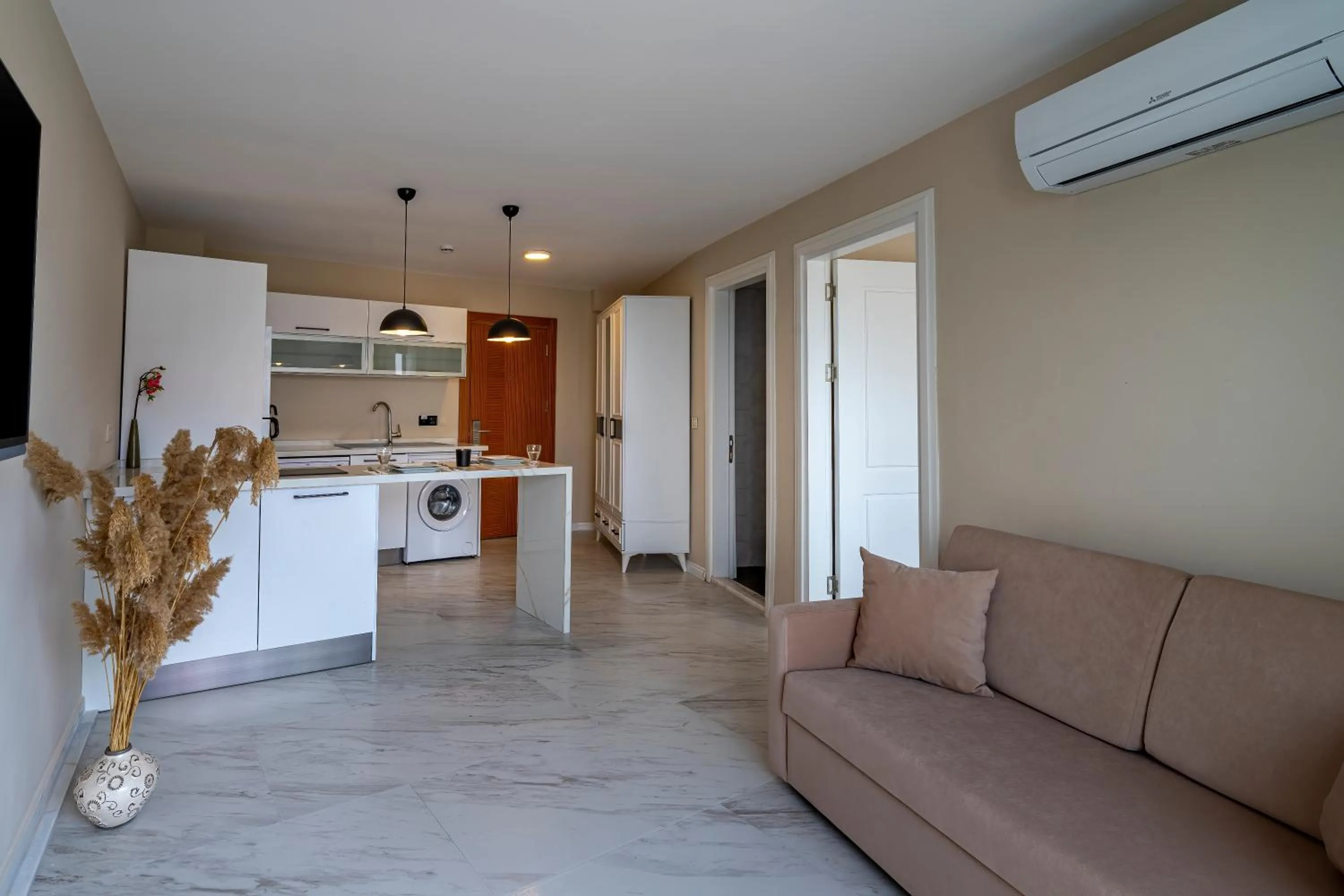 Kitchen or kitchenette in Rosy Suites Hotel