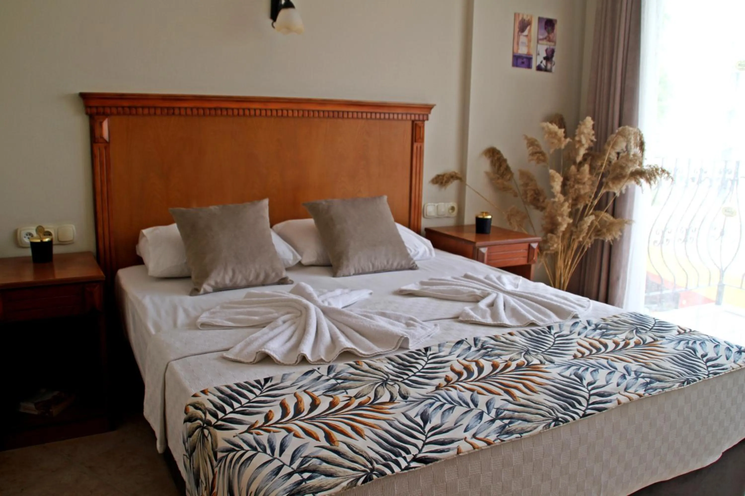 Bedroom, Bed in Rosy Suites Hotel