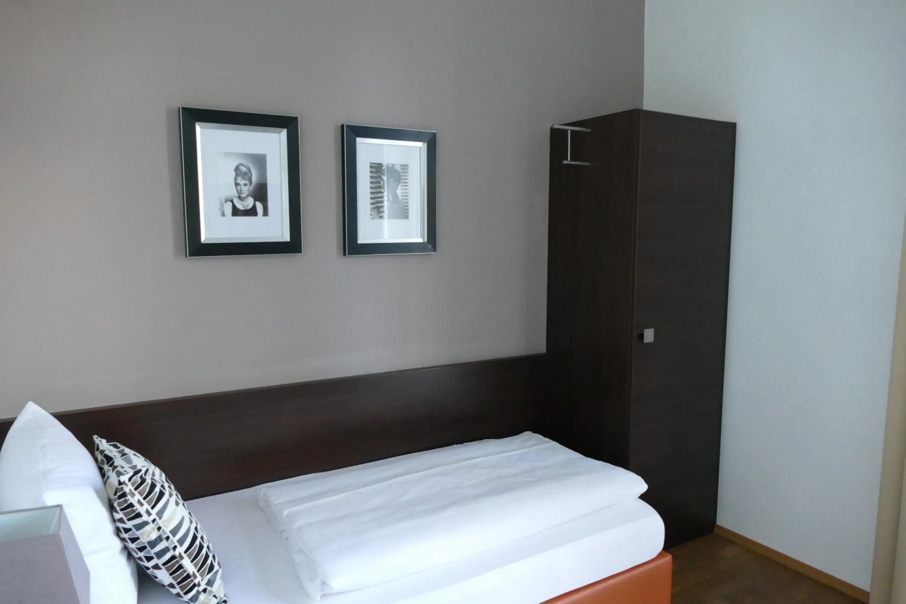 Photo of the whole room, Bed in DAS Steeps Ihr Brauhaus und Hotel