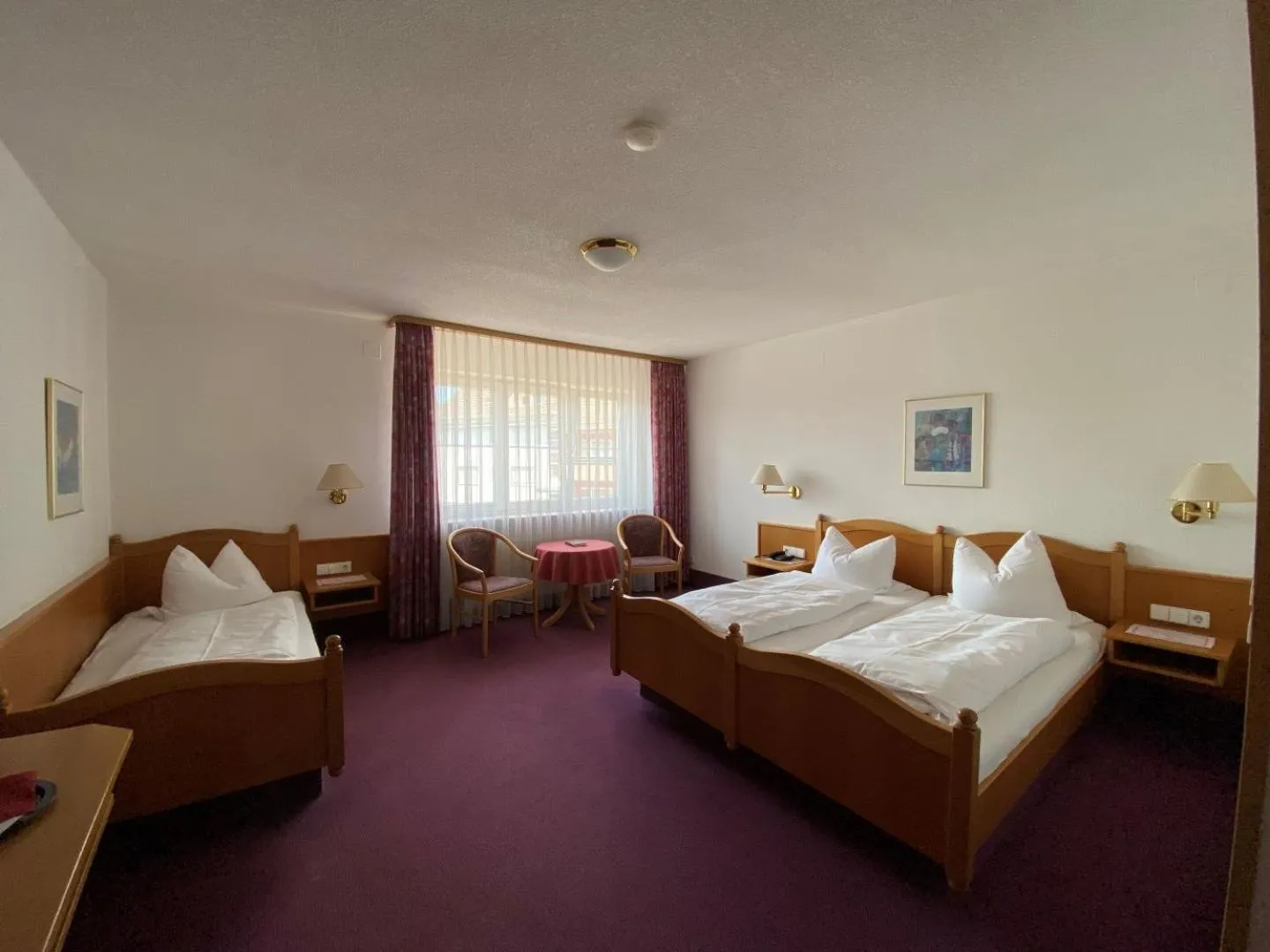 Bed in Hotel-Restaurant Zum Loewen