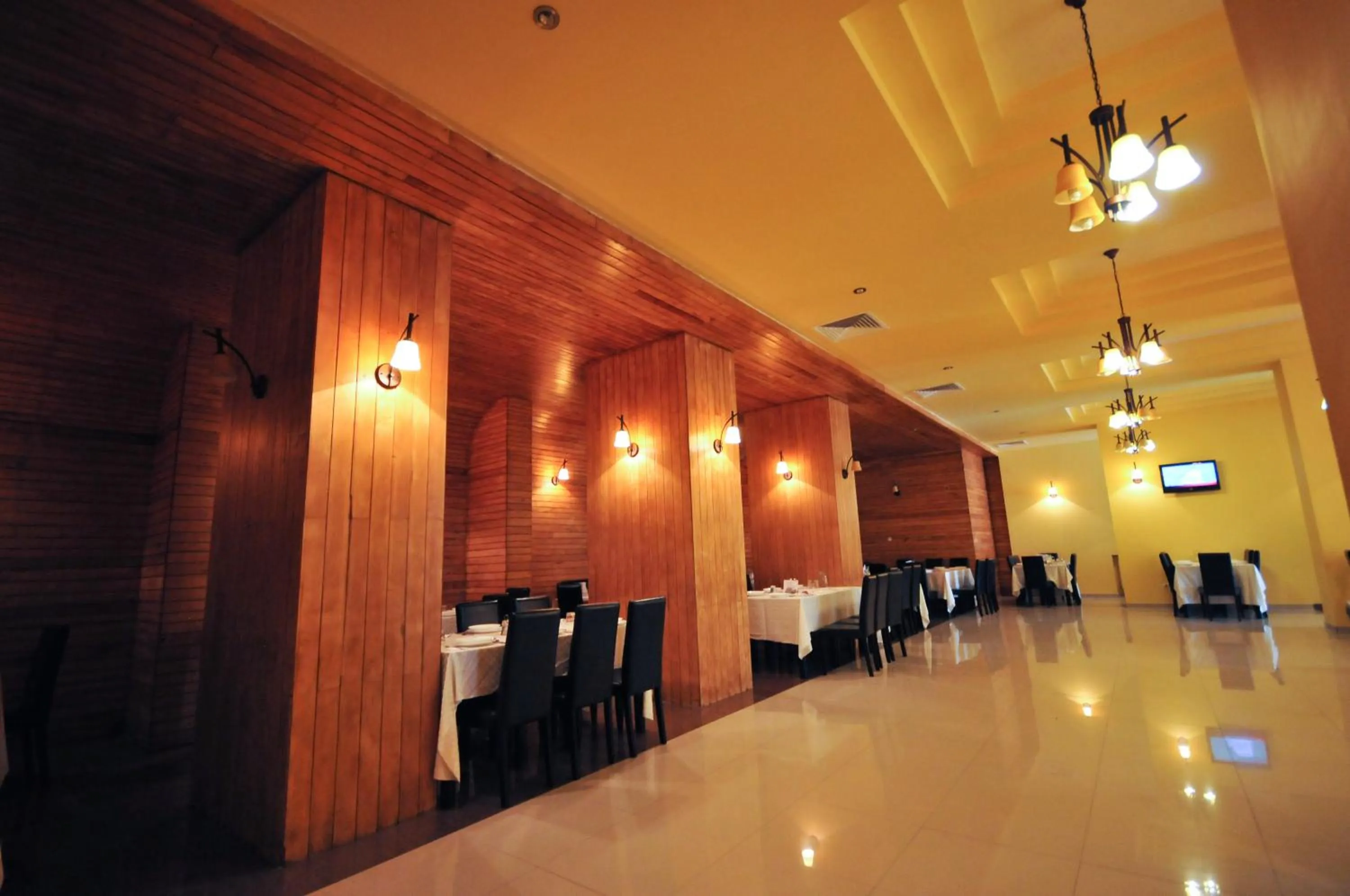 Restaurant/places to eat in Bacolux Diana, Herculane